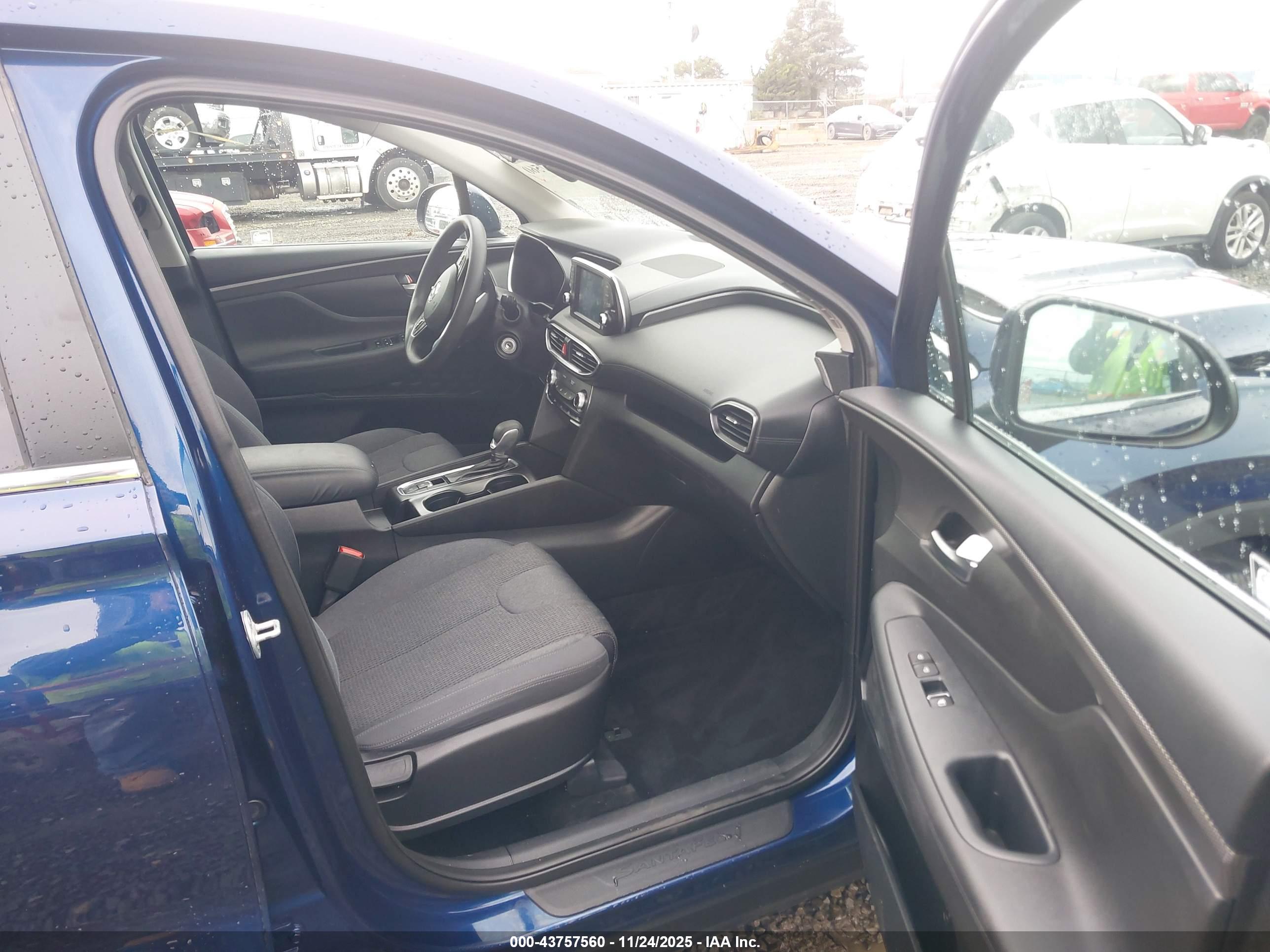 HYUNDAI SANTA image 5