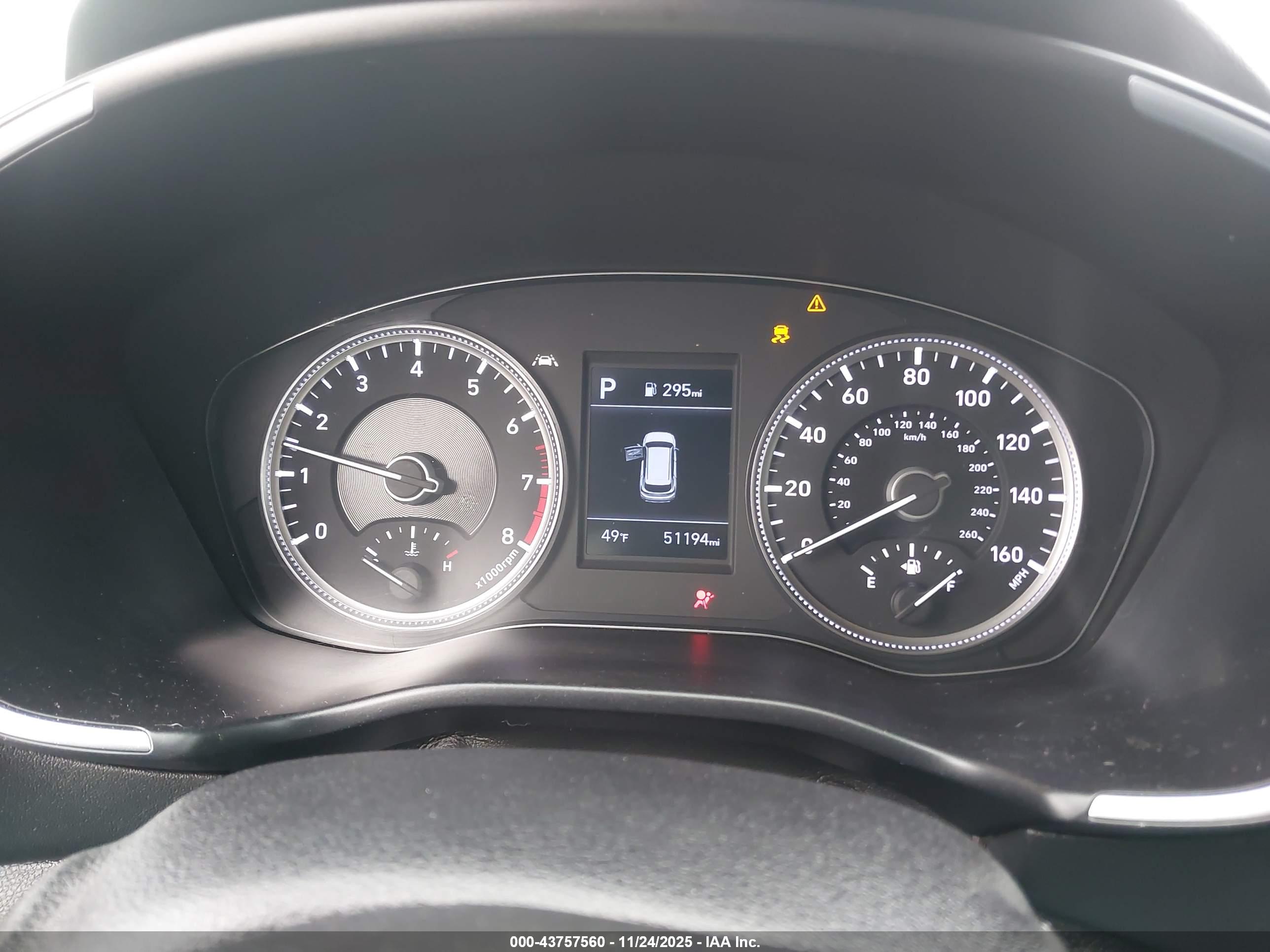 HYUNDAI SANTA image 9