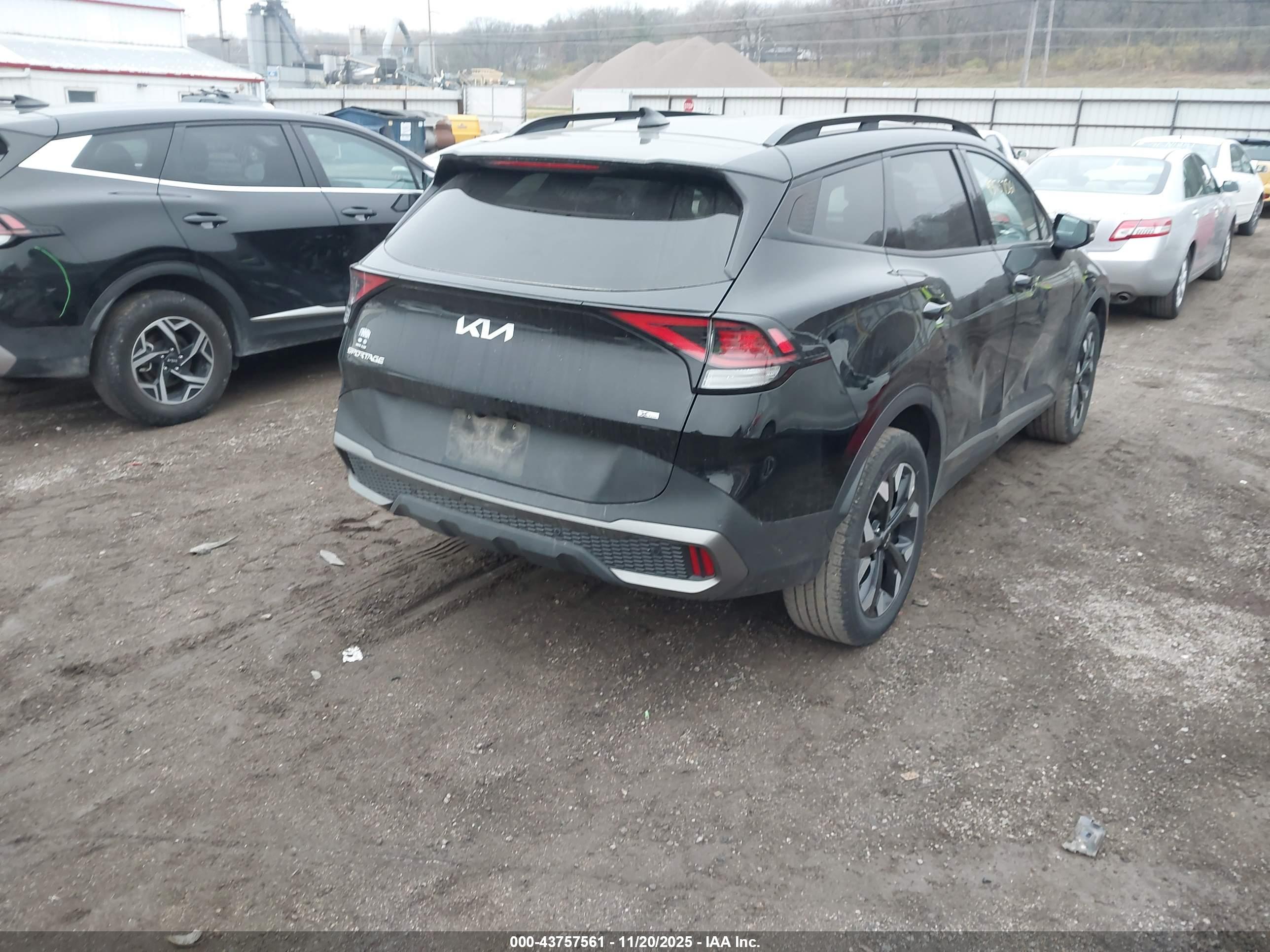 KIA SPORTAGE image 4