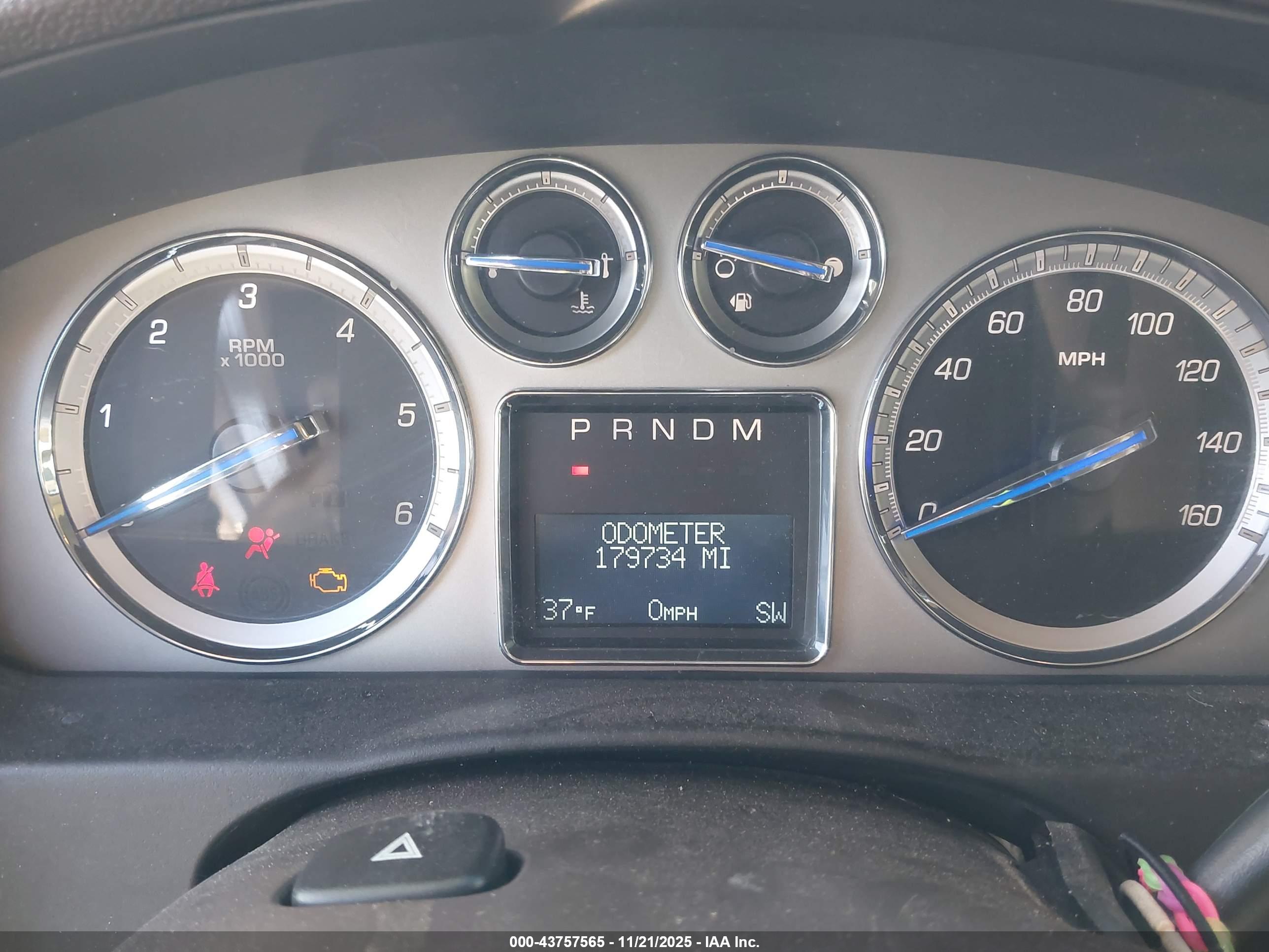 CADILLAC ESCALADE image 7