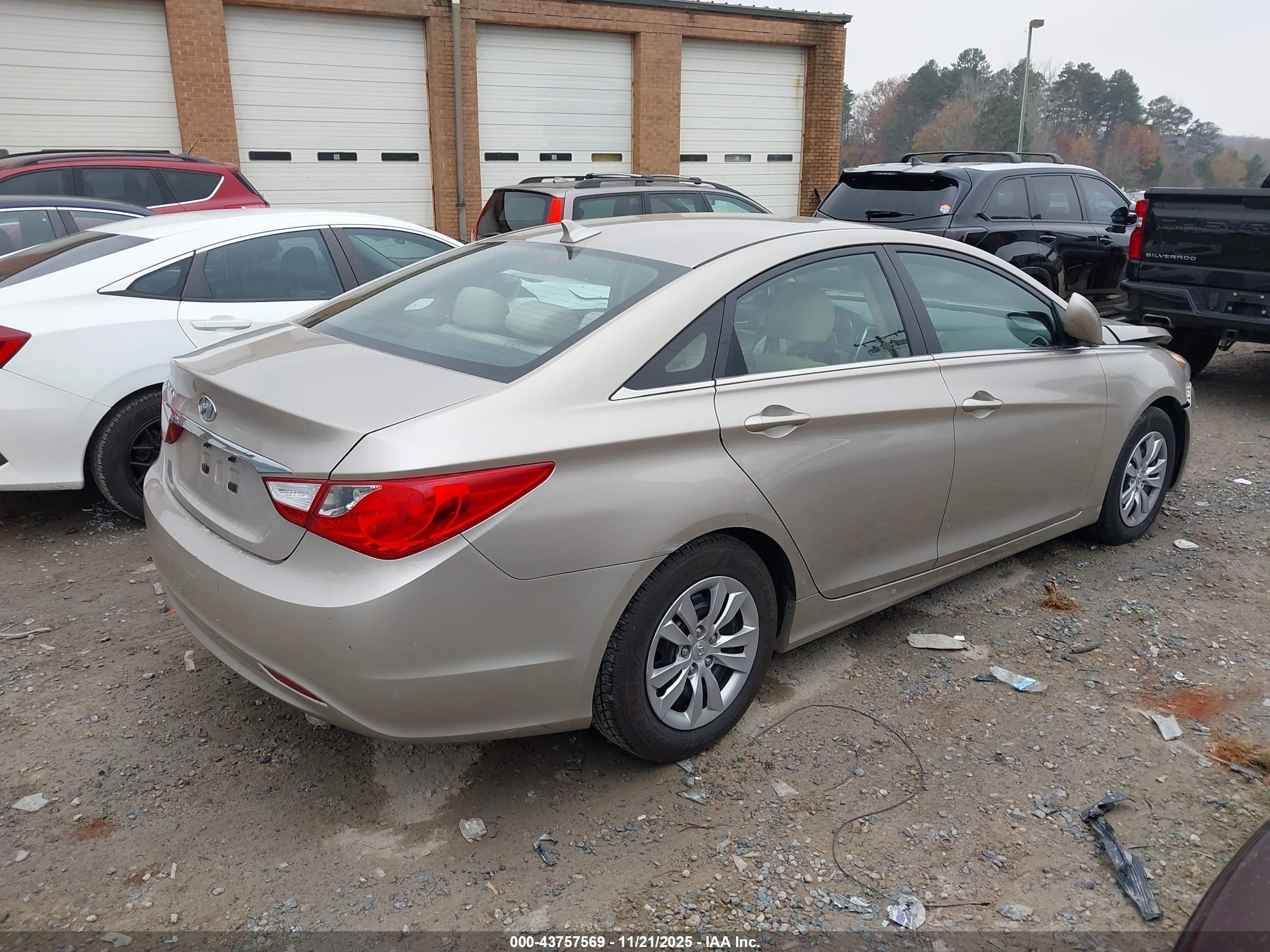 HYUNDAI SONATA image 4
