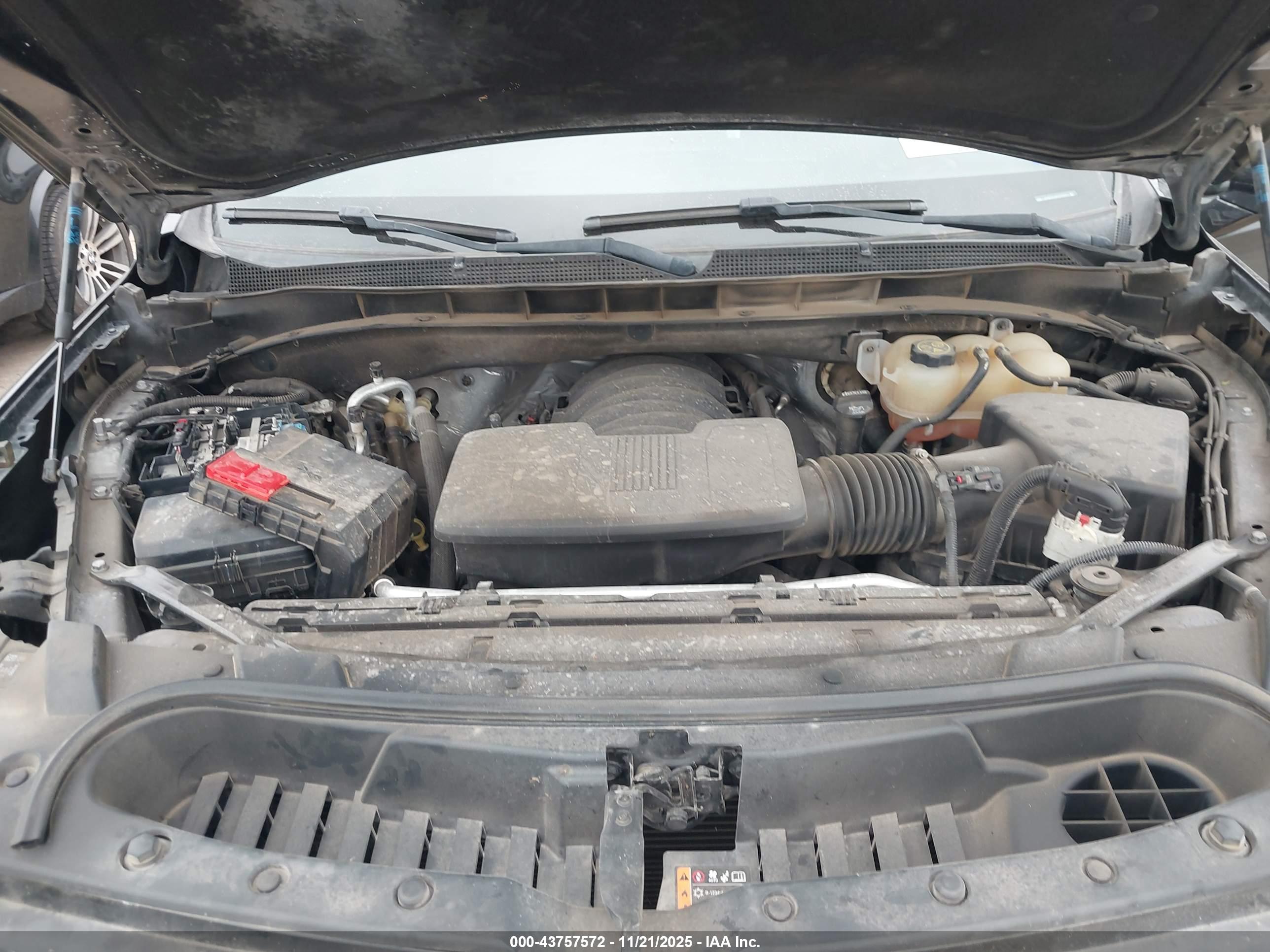 CHEVROLET SUBURBAN image 10