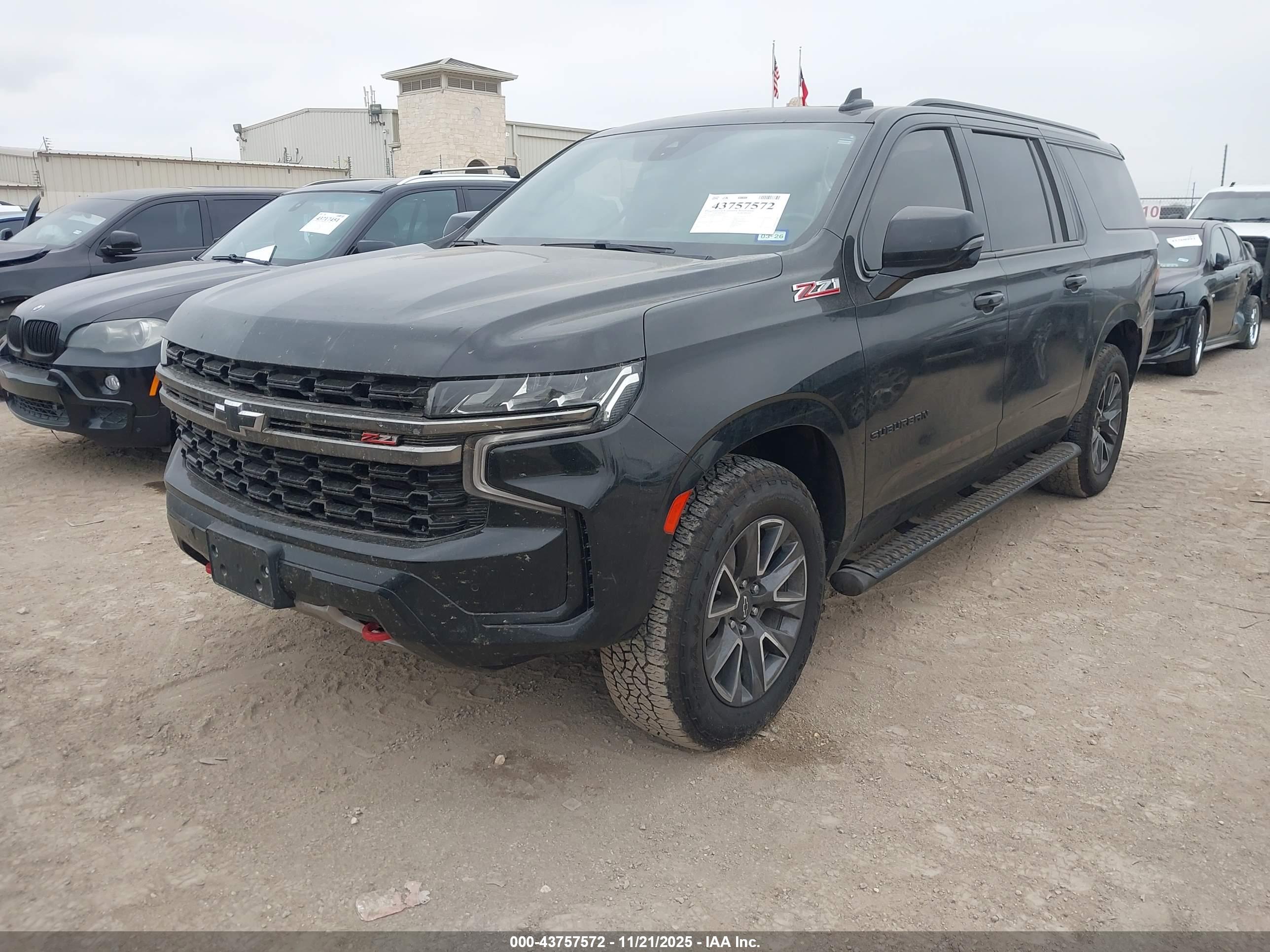 CHEVROLET SUBURBAN image 2