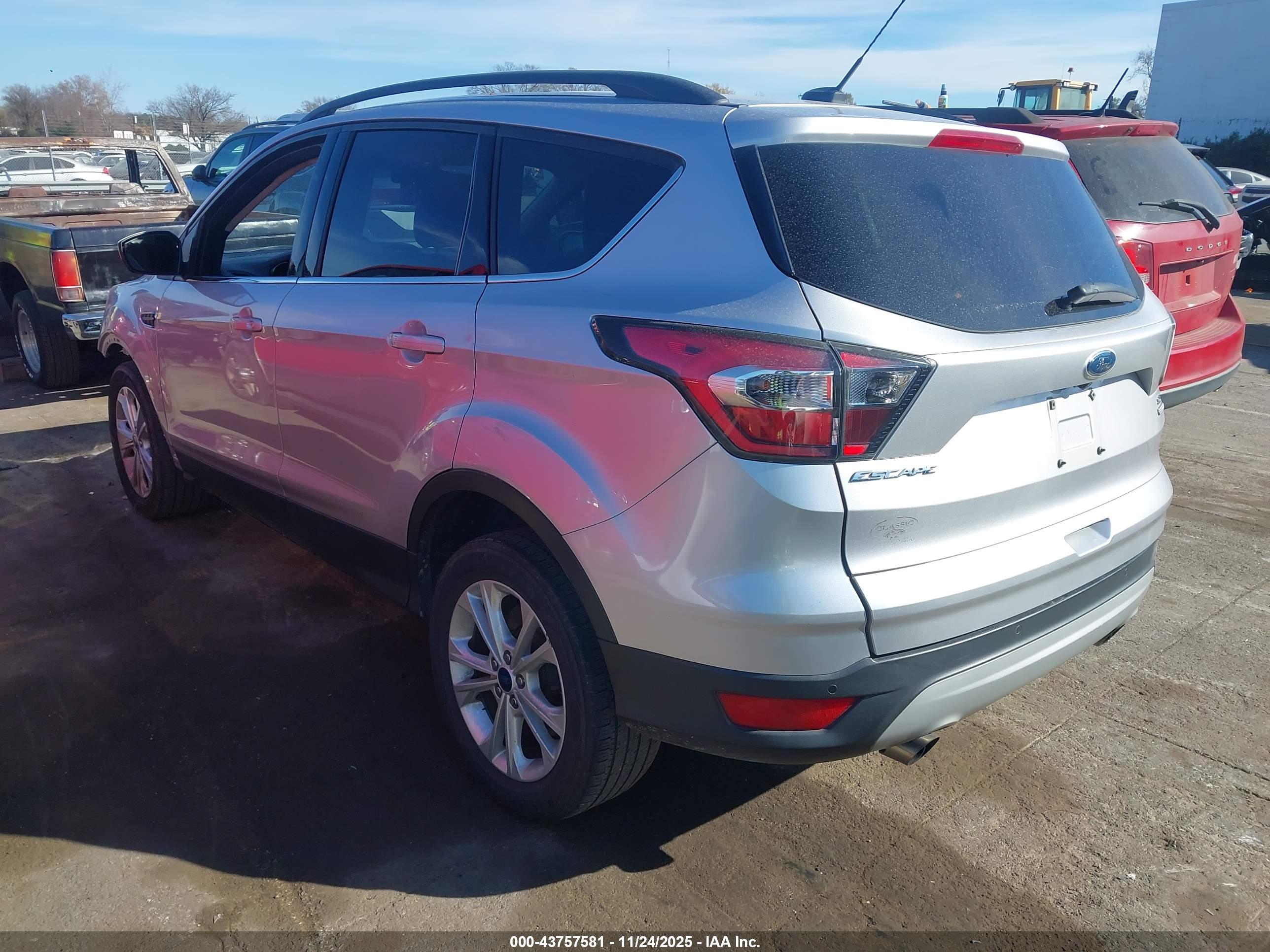 FORD ESCAPE image 3