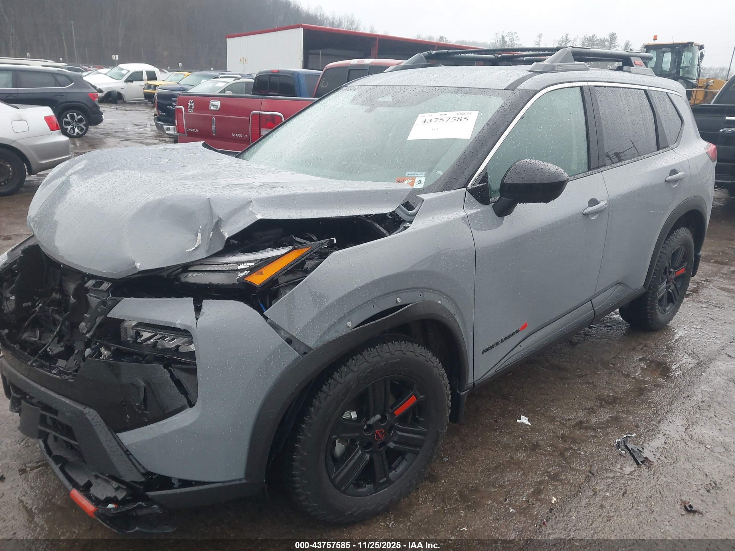 NISSAN ROGUE image 2