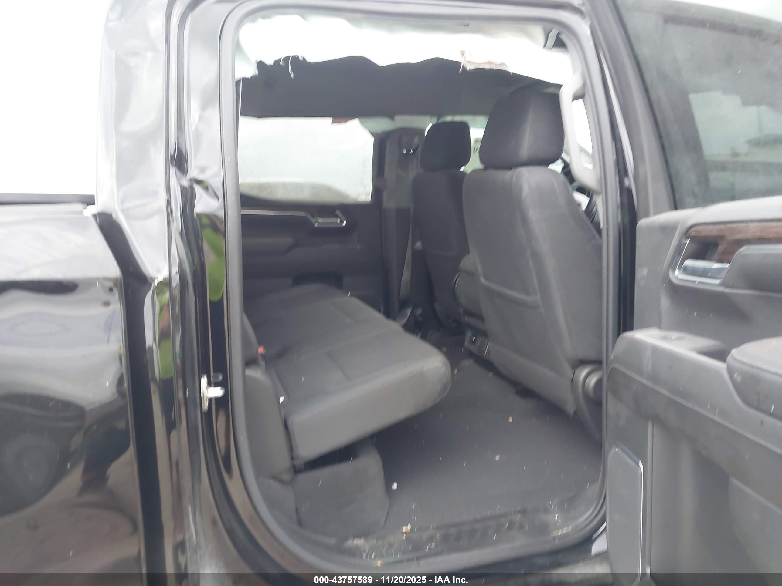 GMC SIERRA image 8