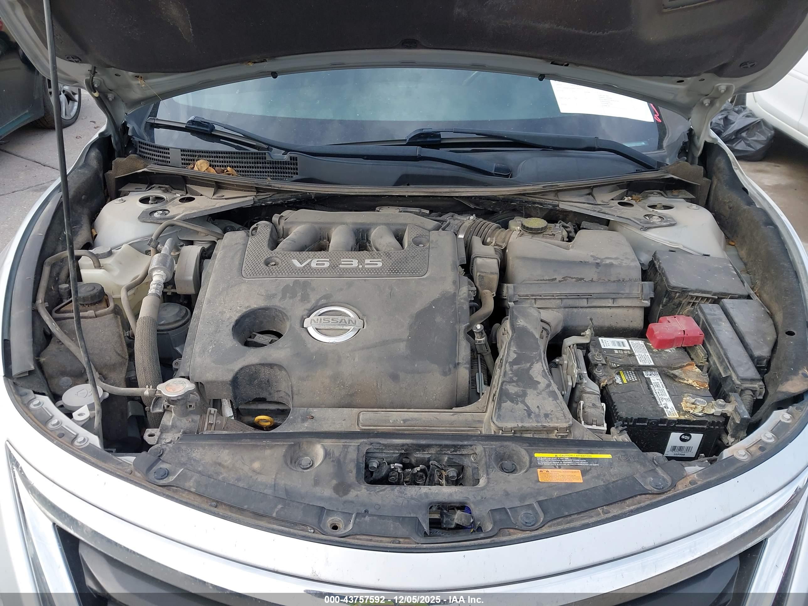 NISSAN ALTIMA image 10