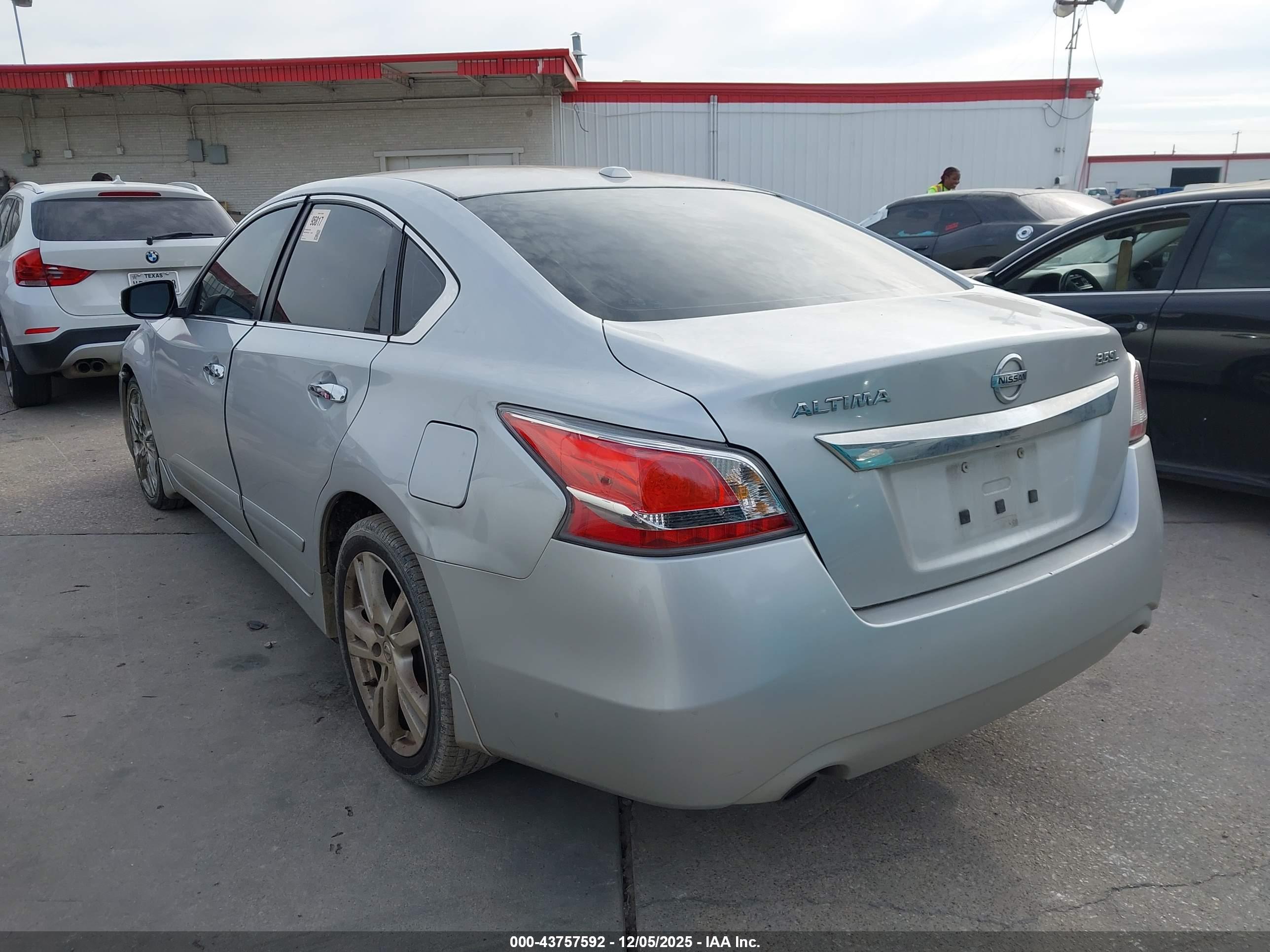 NISSAN ALTIMA image 3