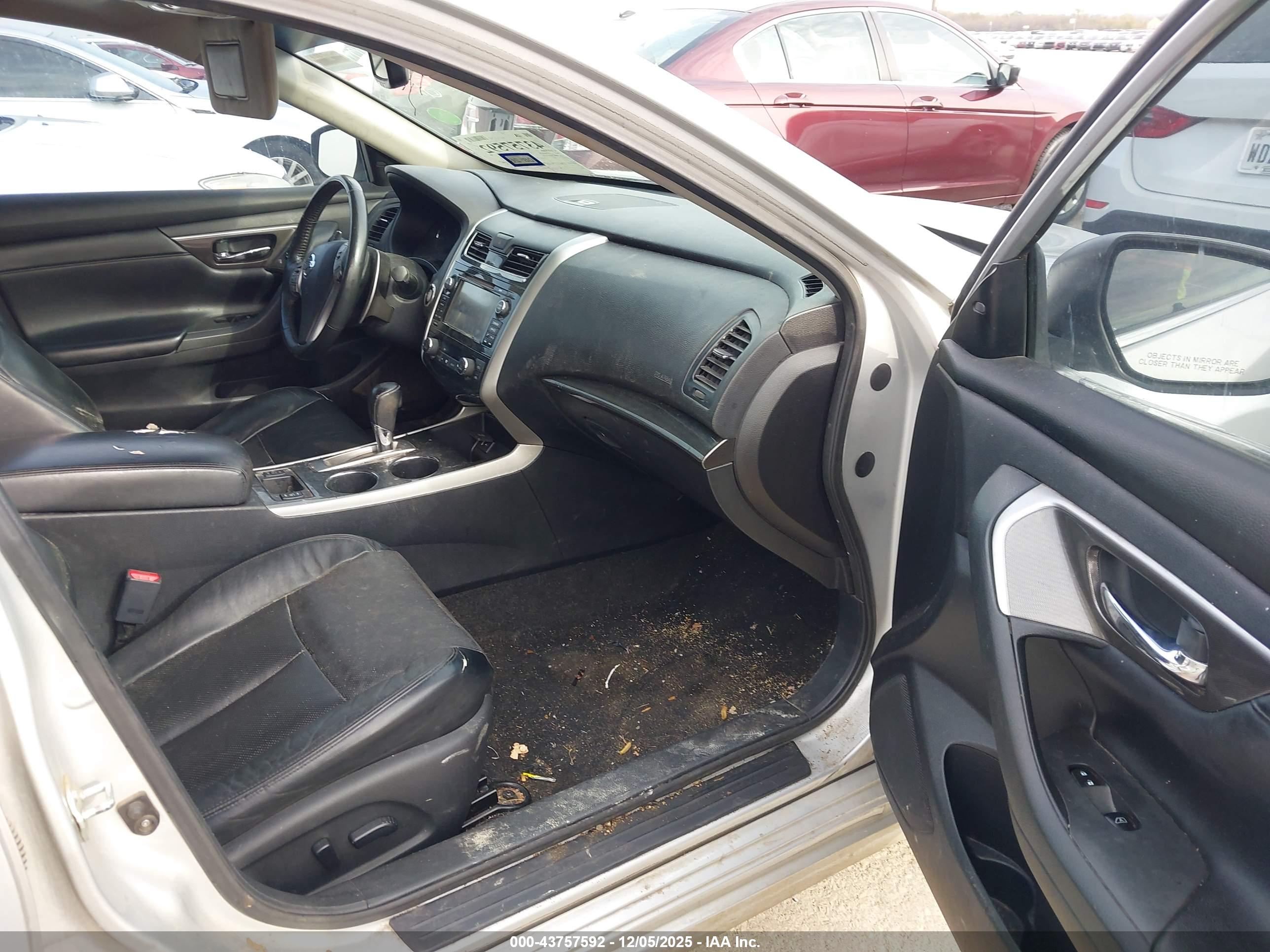 NISSAN ALTIMA image 5