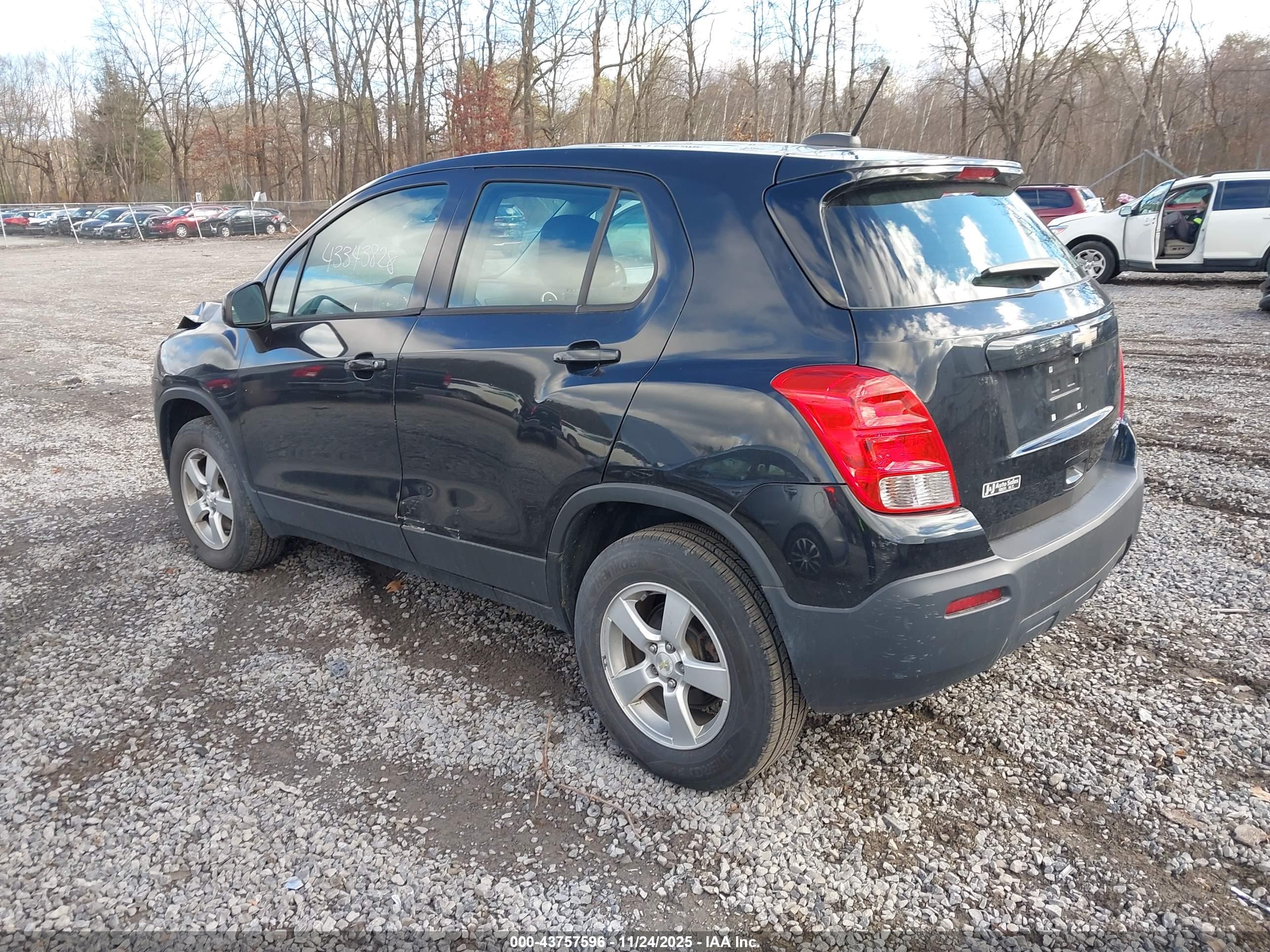 CHEVROLET TRAX image 3
