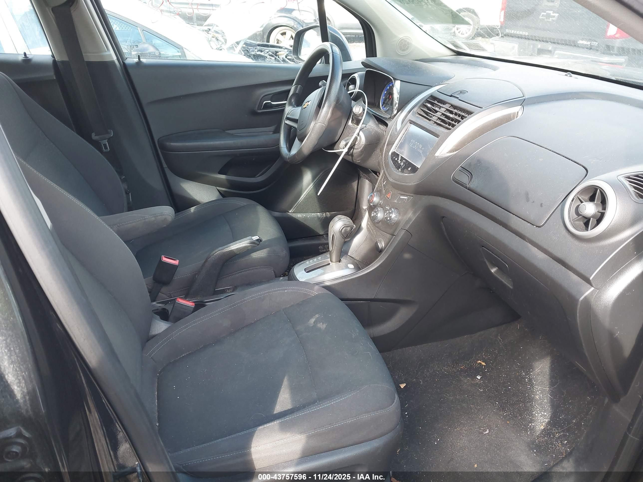 CHEVROLET TRAX image 5