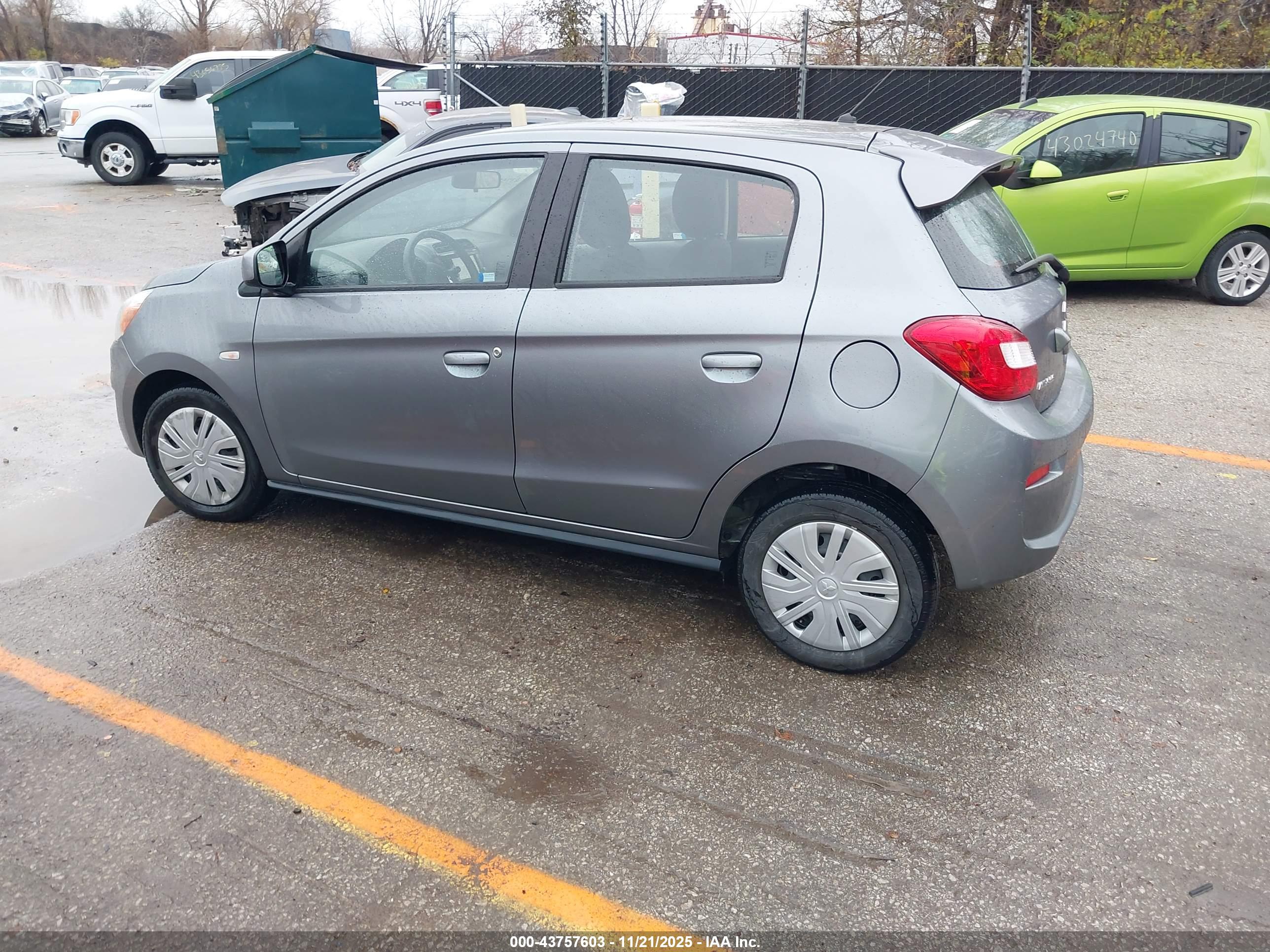 MITSUBISHI MIRAGE image 3