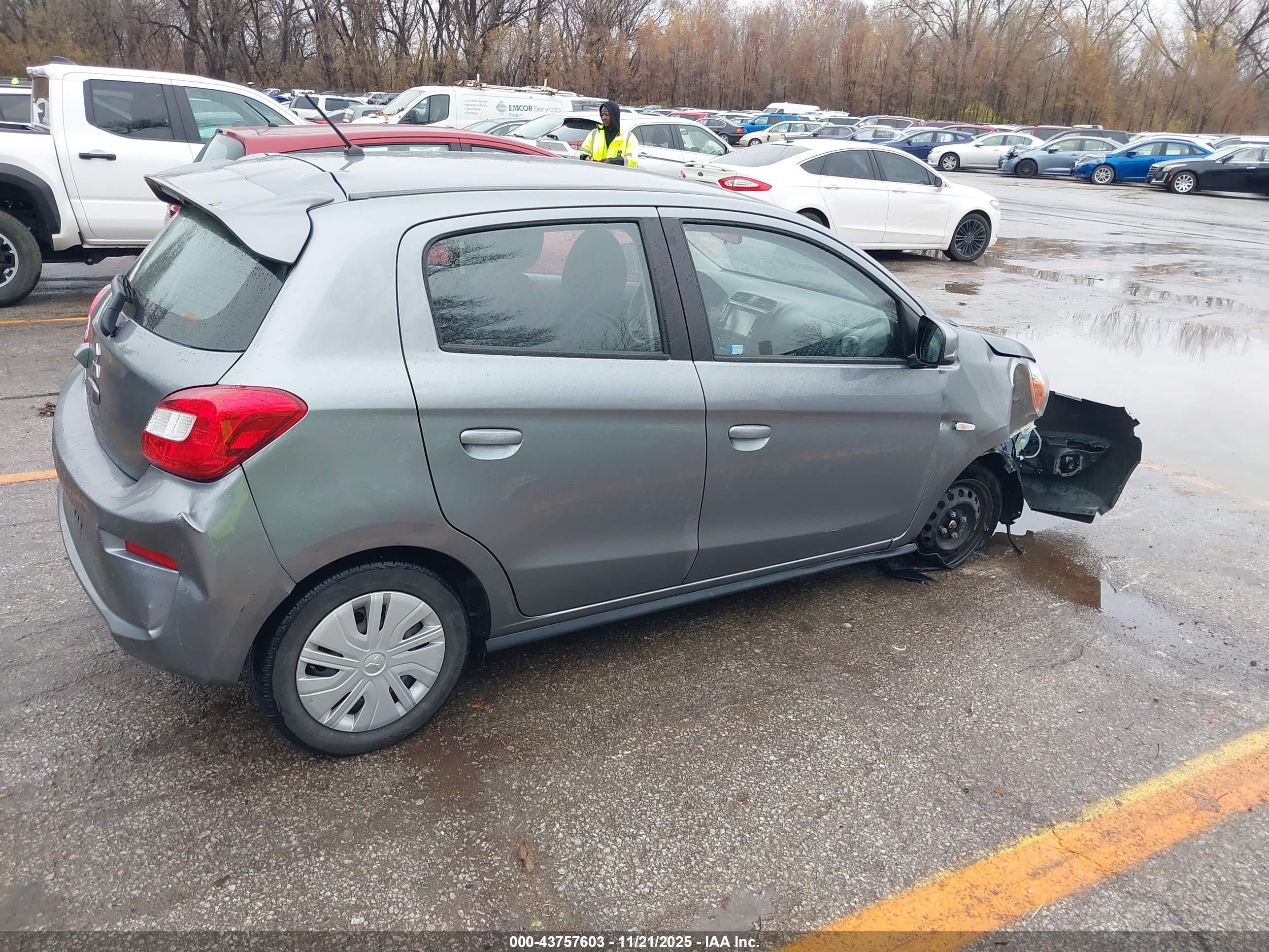 MITSUBISHI MIRAGE image 4