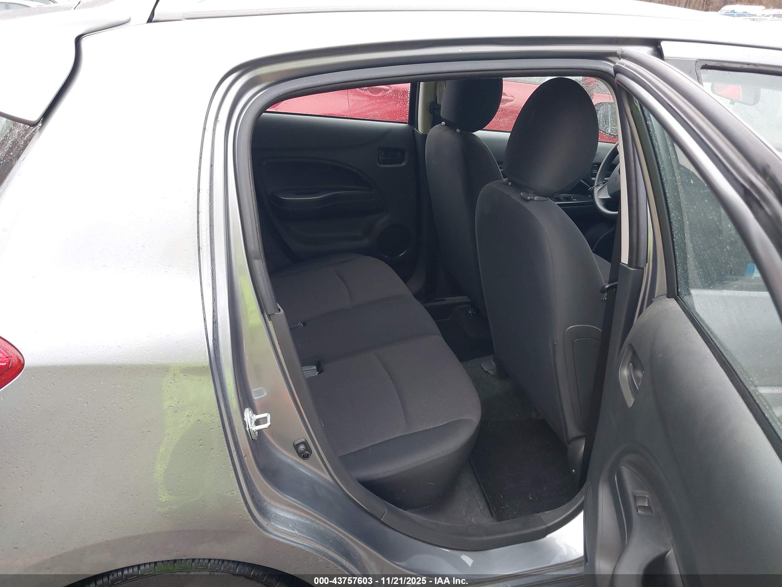 MITSUBISHI MIRAGE image 8