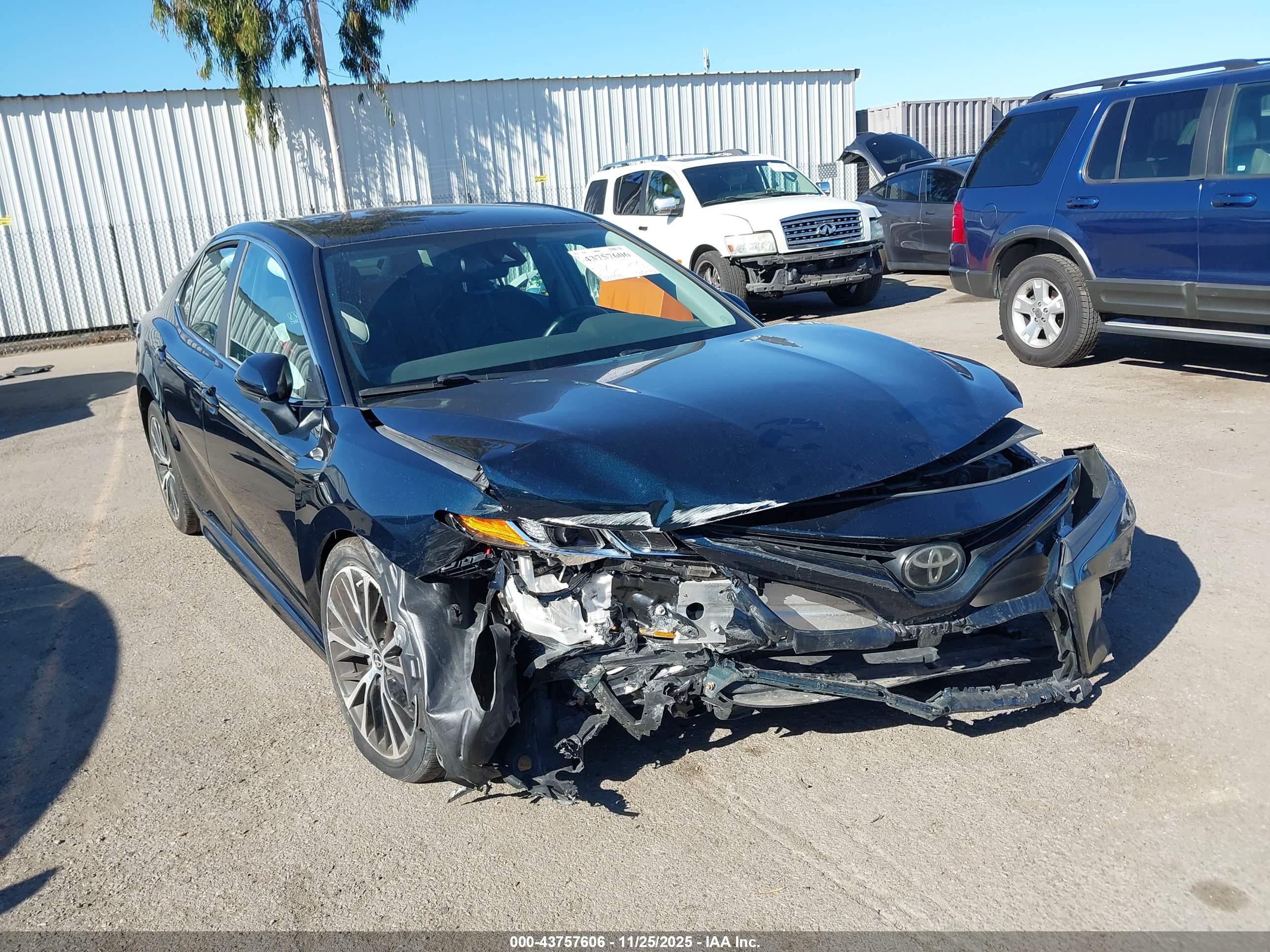 TOYOTA CAMRY image 6