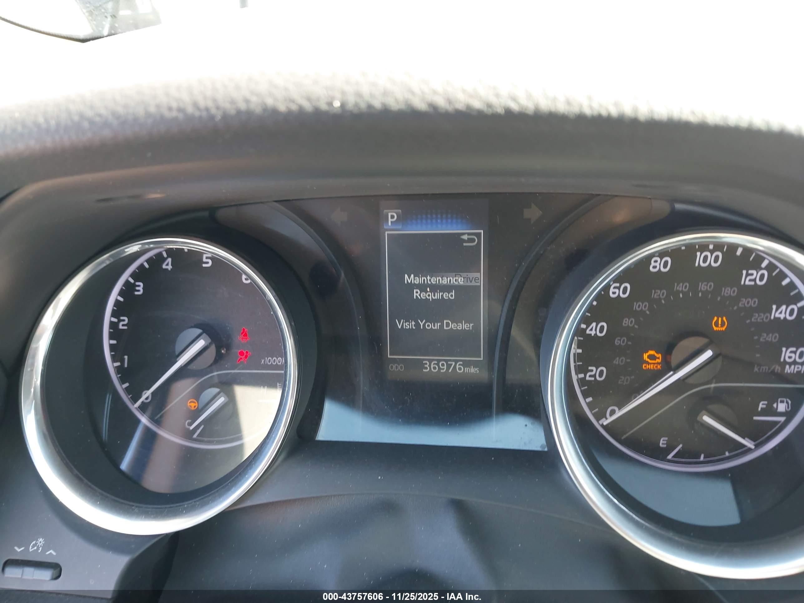 TOYOTA CAMRY image 7