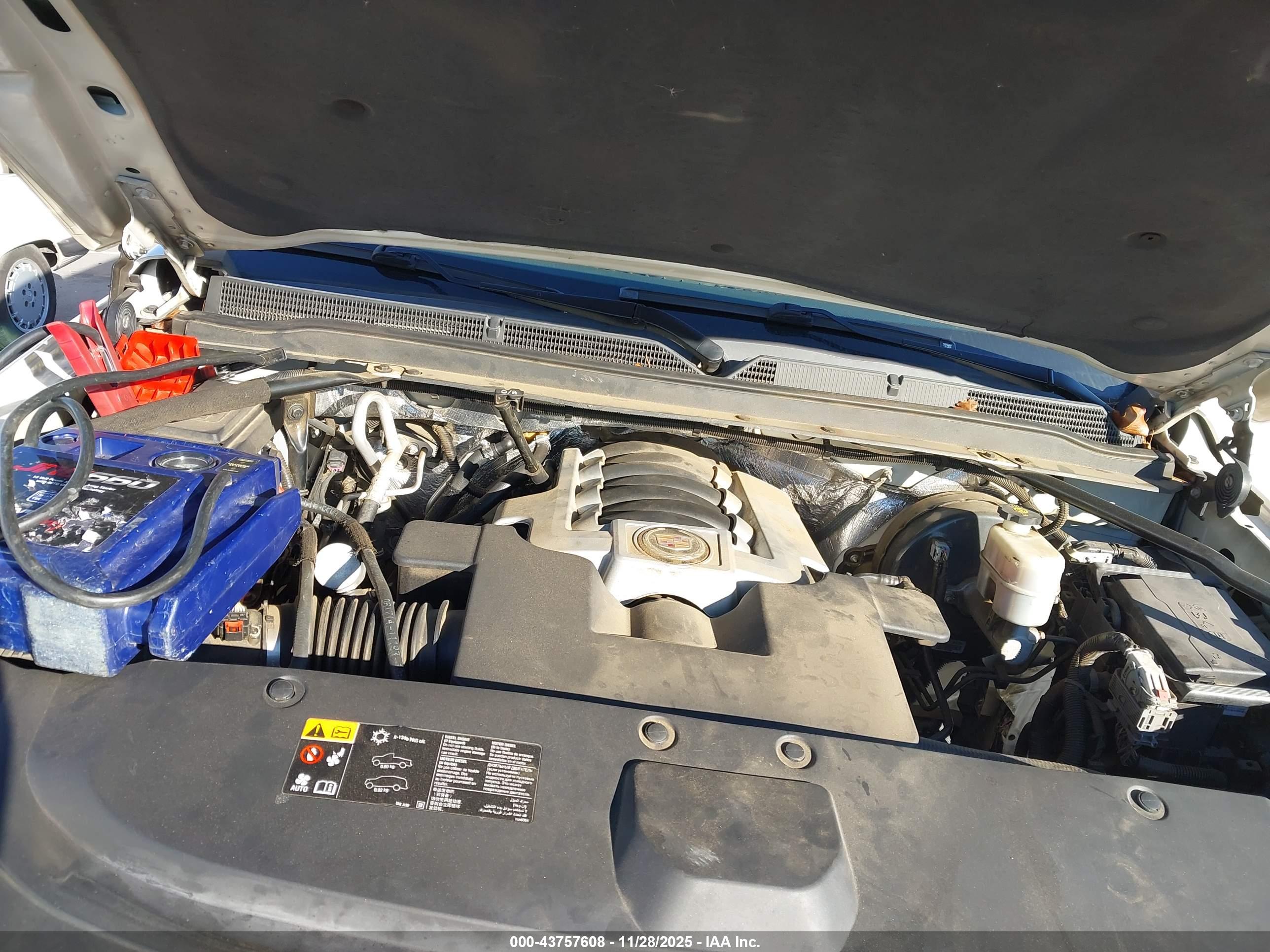 CADILLAC ESCALADE image 10