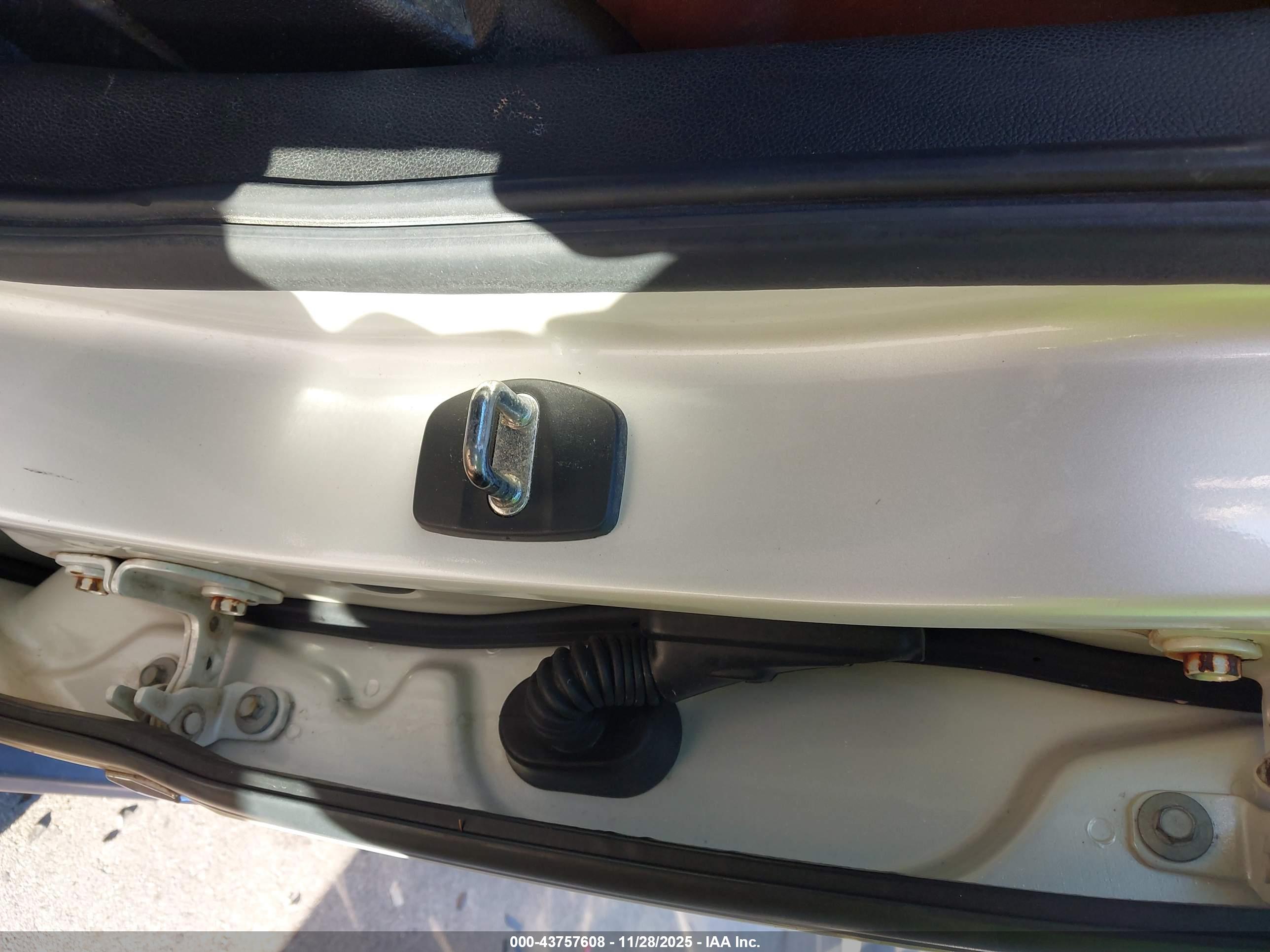 CADILLAC ESCALADE image 9