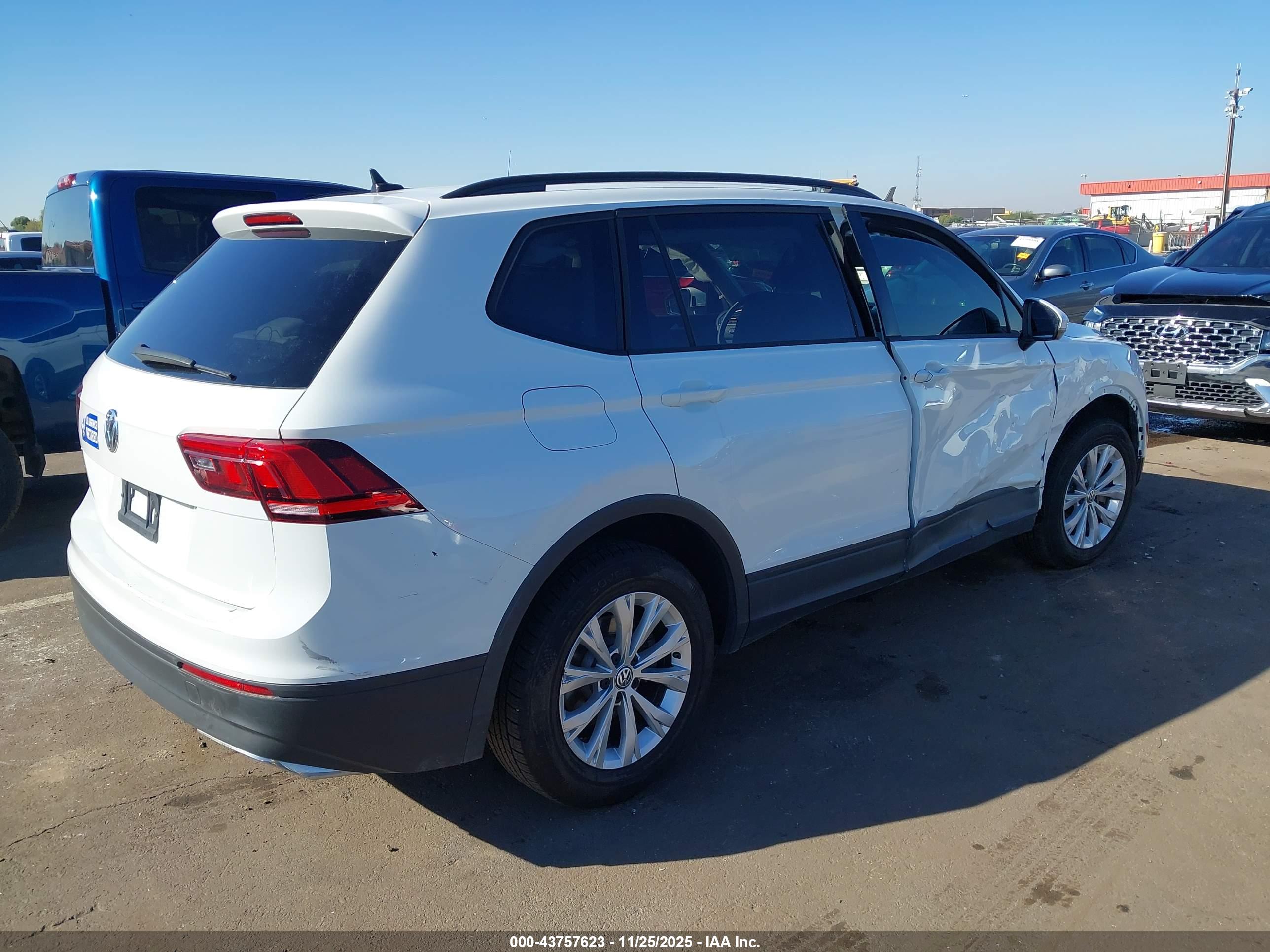 VOLKSWAGEN TIGUAN image 4