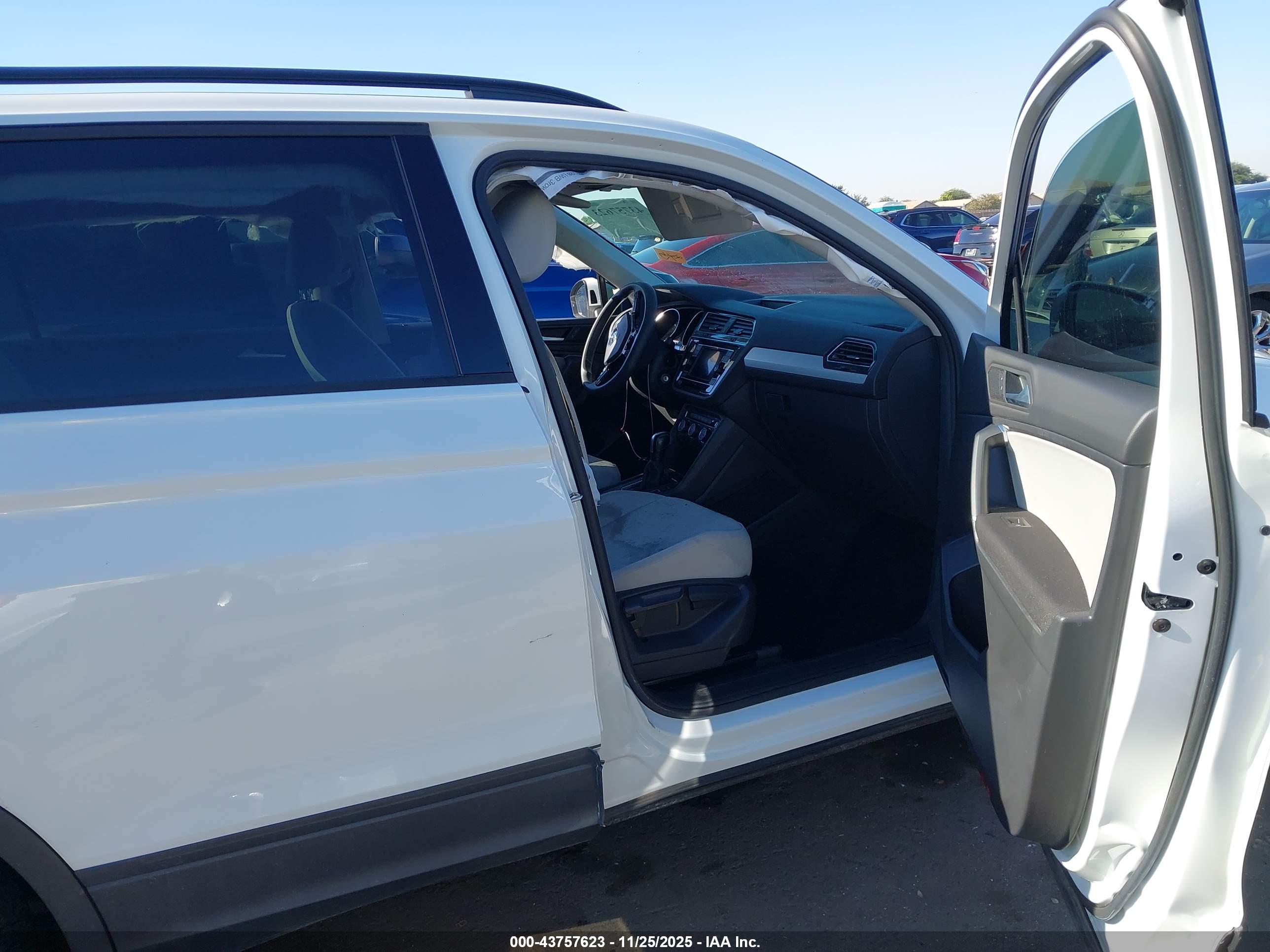 VOLKSWAGEN TIGUAN image 5