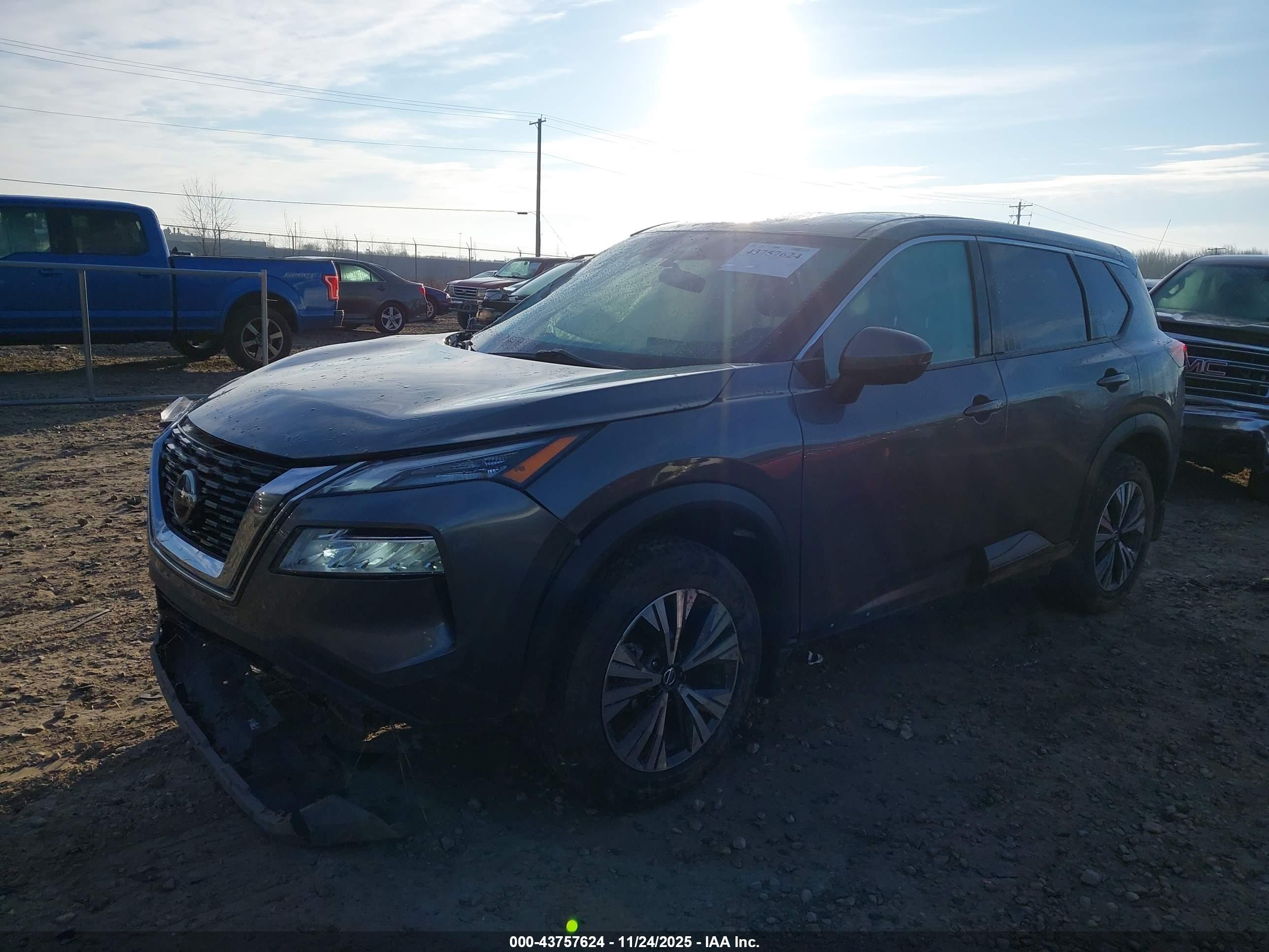 NISSAN ROGUE image 2