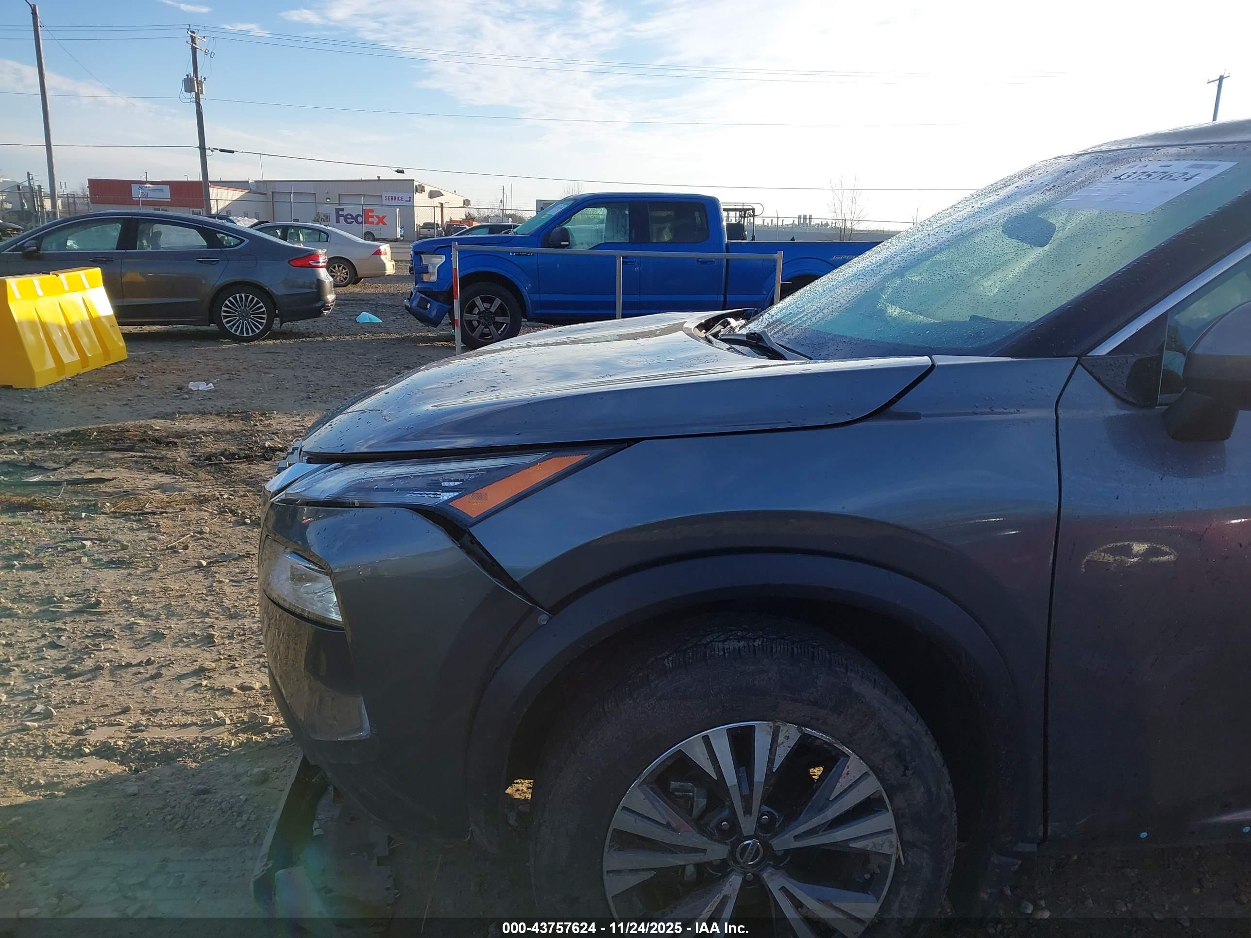 NISSAN ROGUE image 6