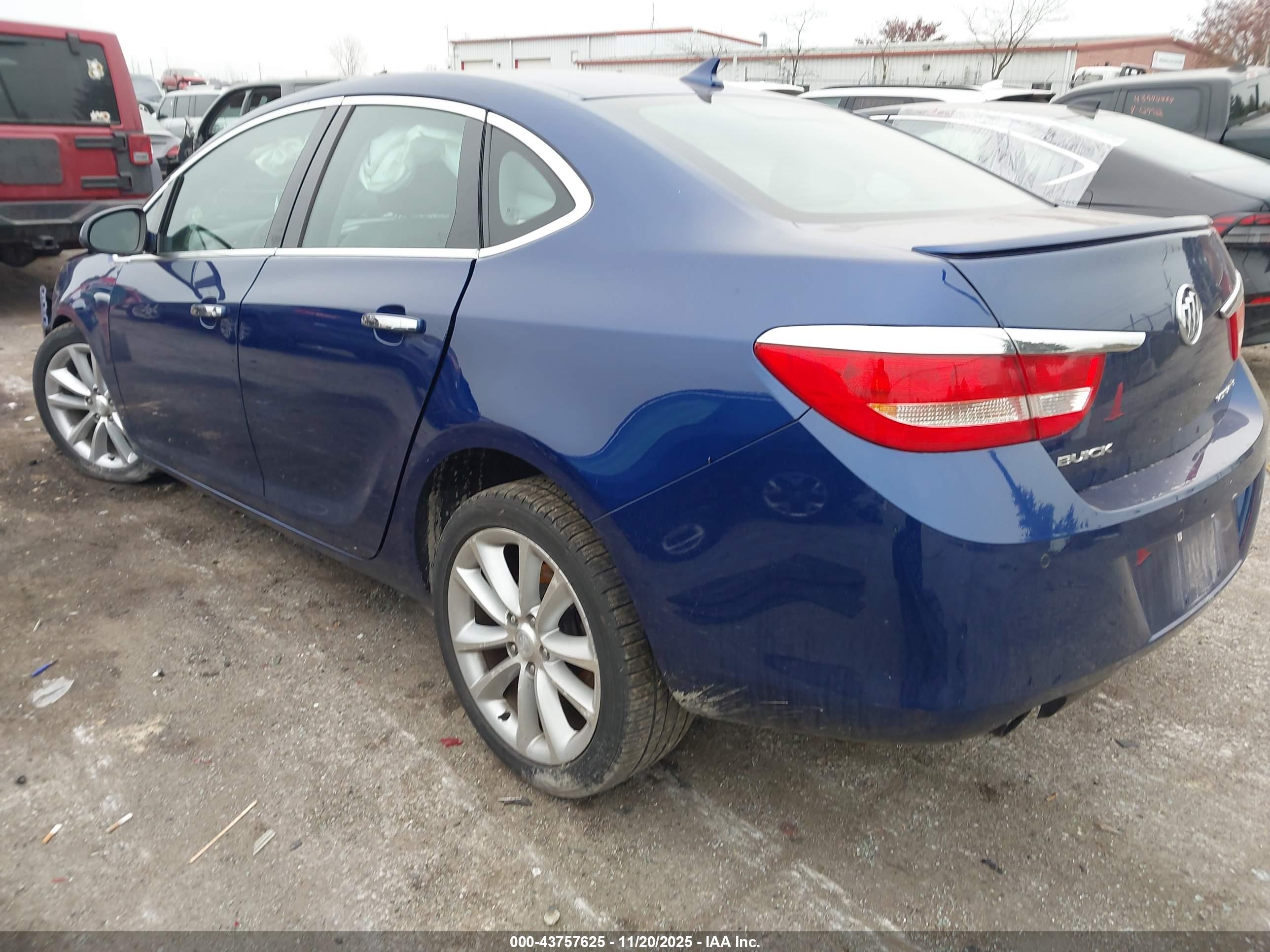 BUICK VERANO image 3