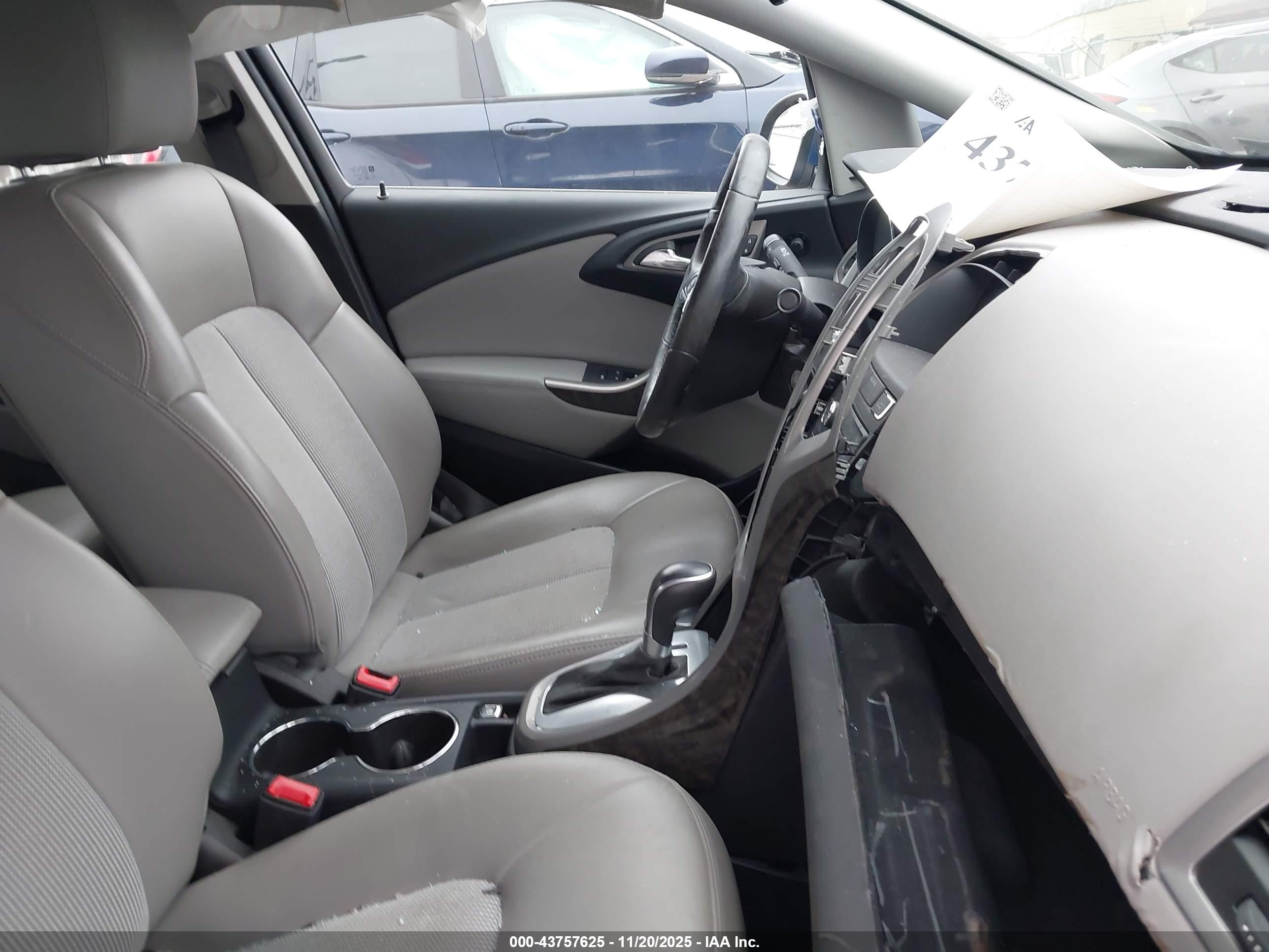 BUICK VERANO image 5