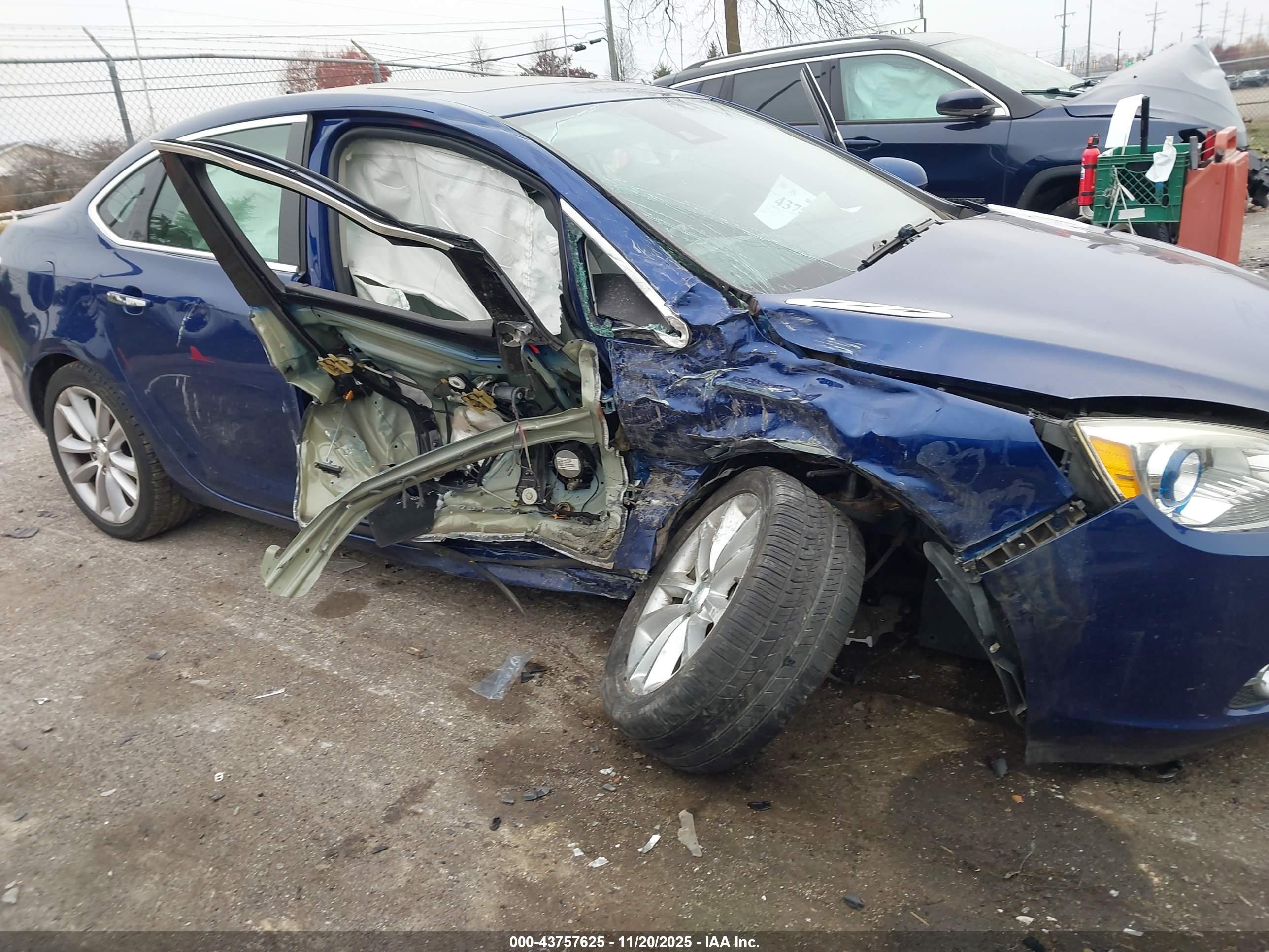 BUICK VERANO image 6