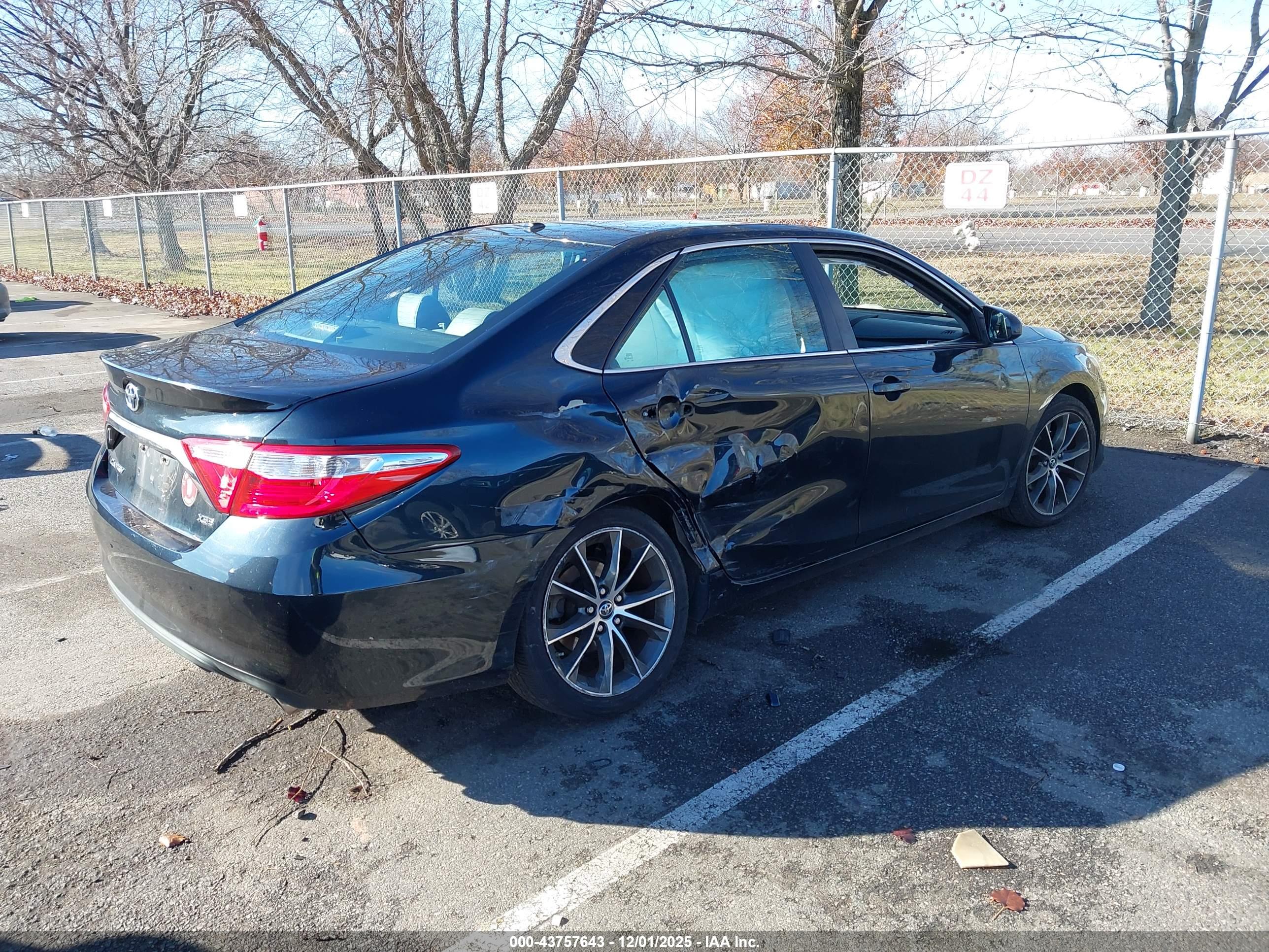 TOYOTA CAMRY image 4