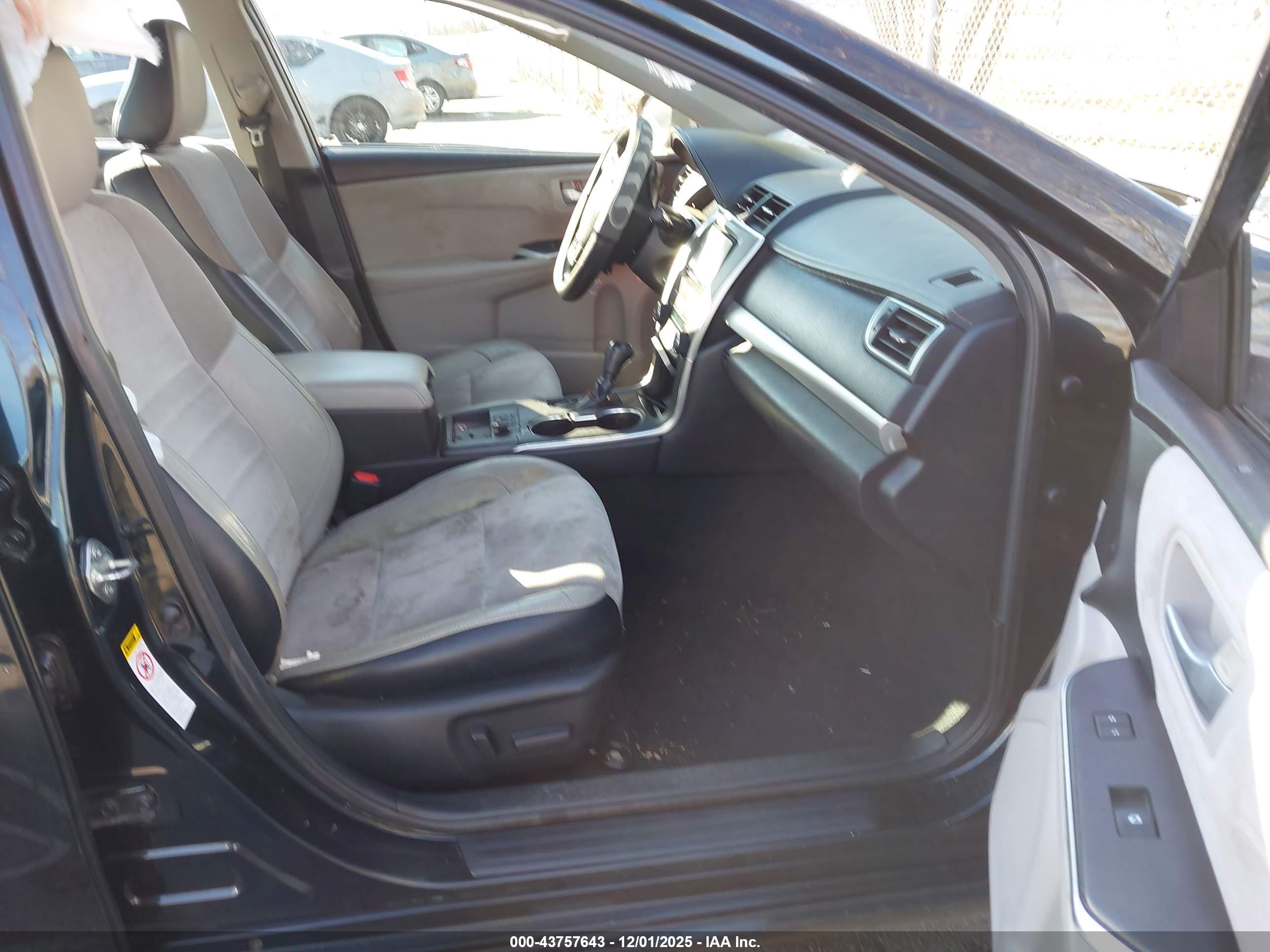 TOYOTA CAMRY image 5
