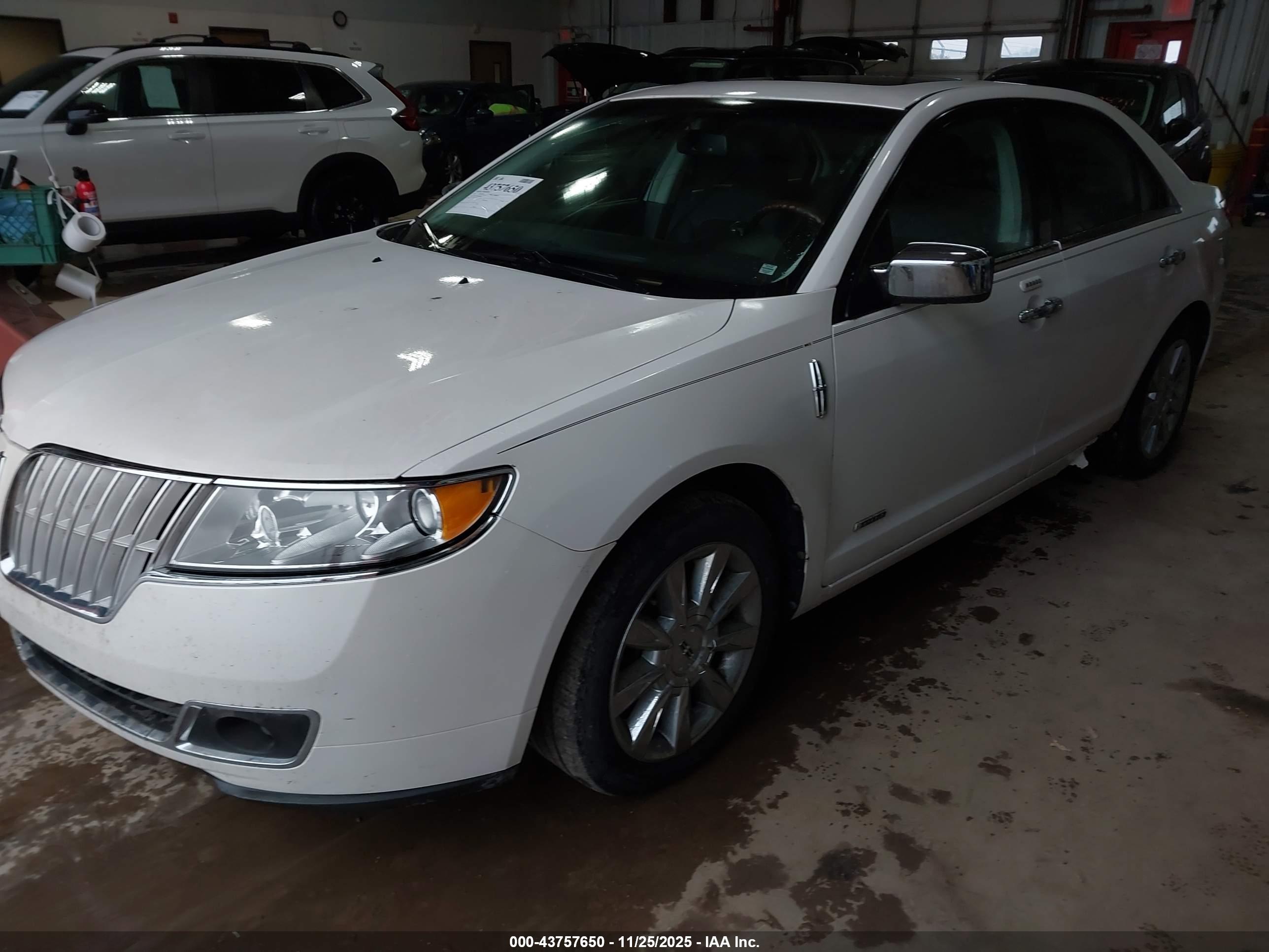LINCOLN MKZ image 2