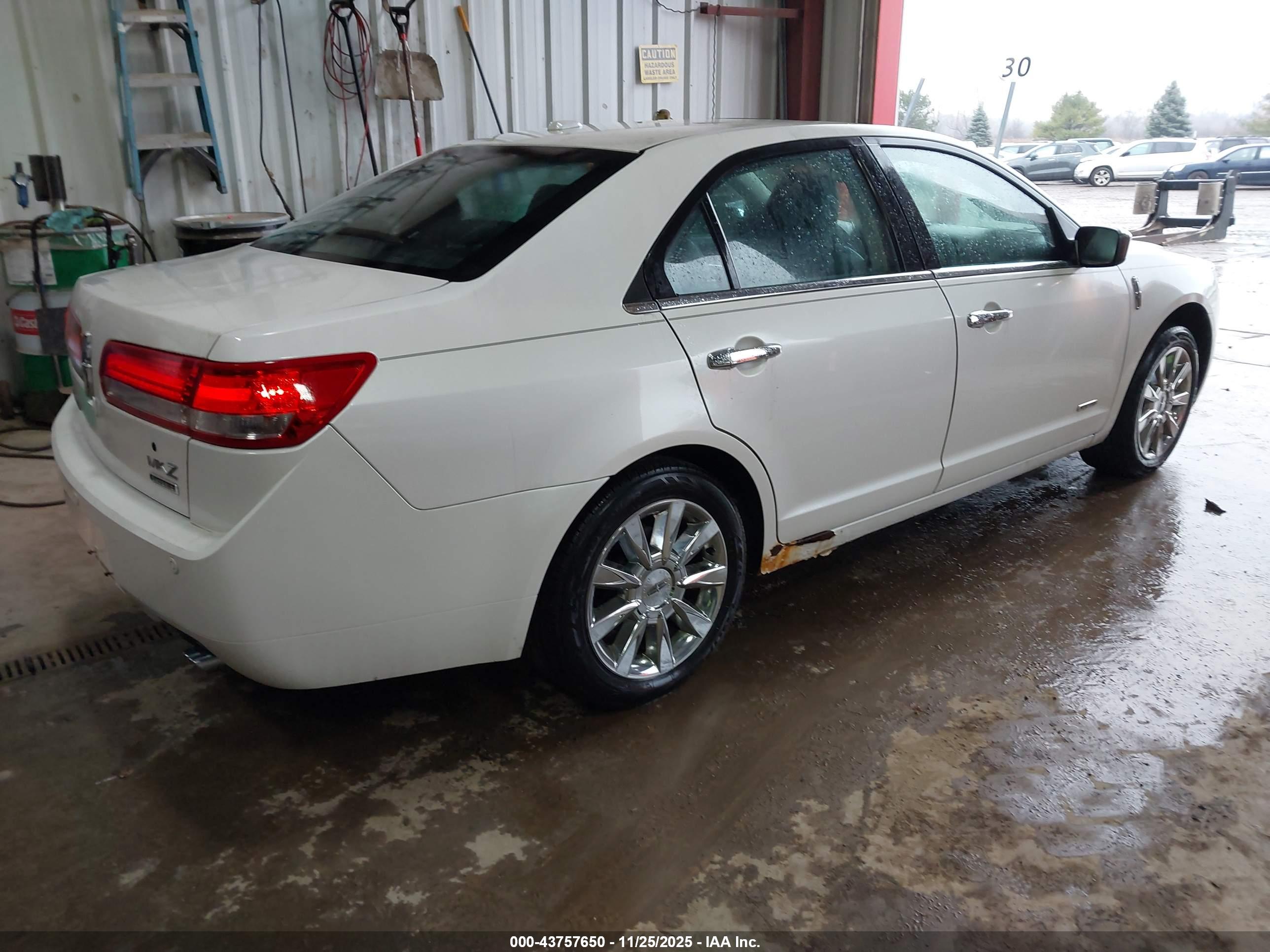 LINCOLN MKZ image 4