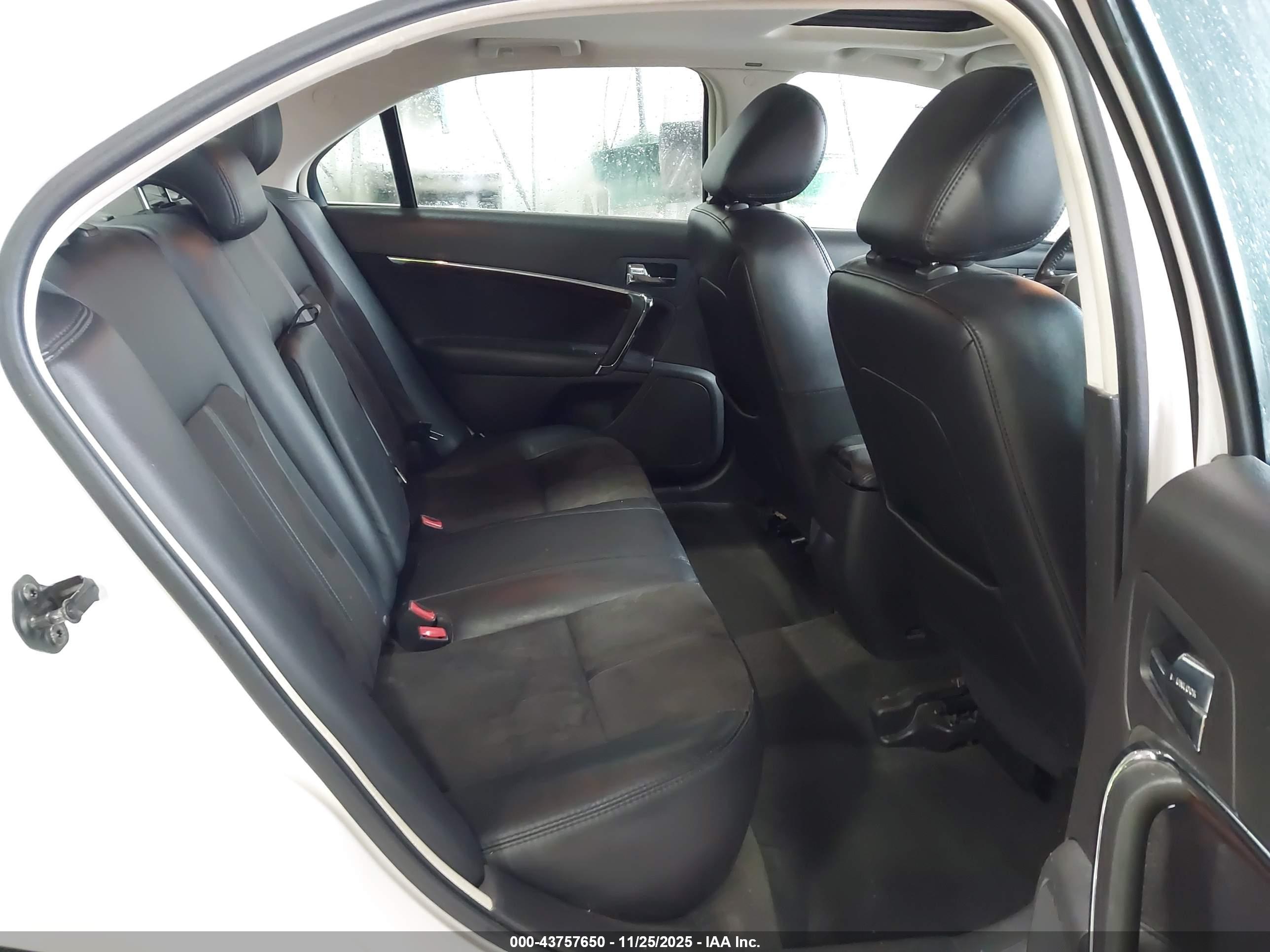 LINCOLN MKZ image 8