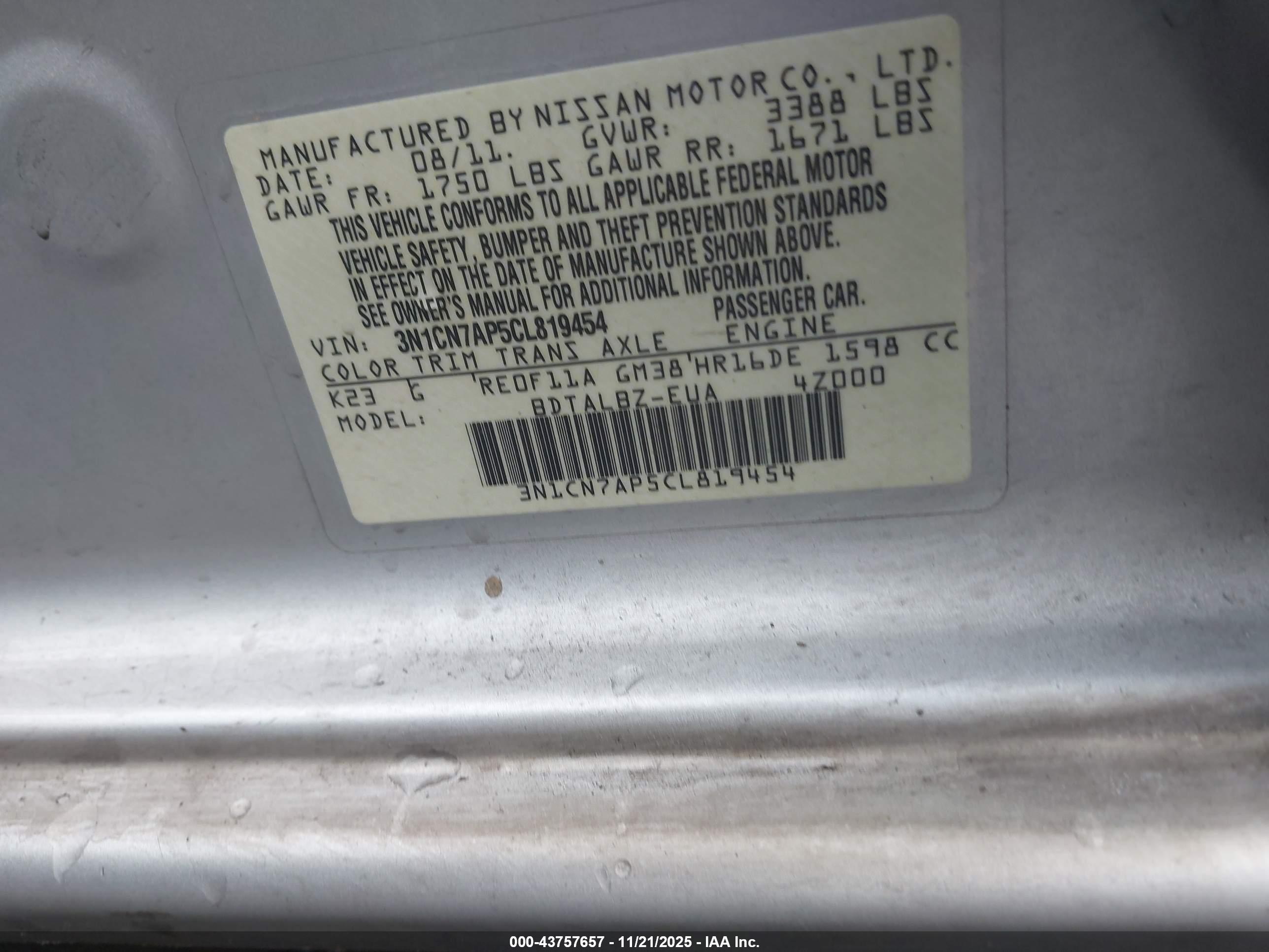 NISSAN VERSA image 9