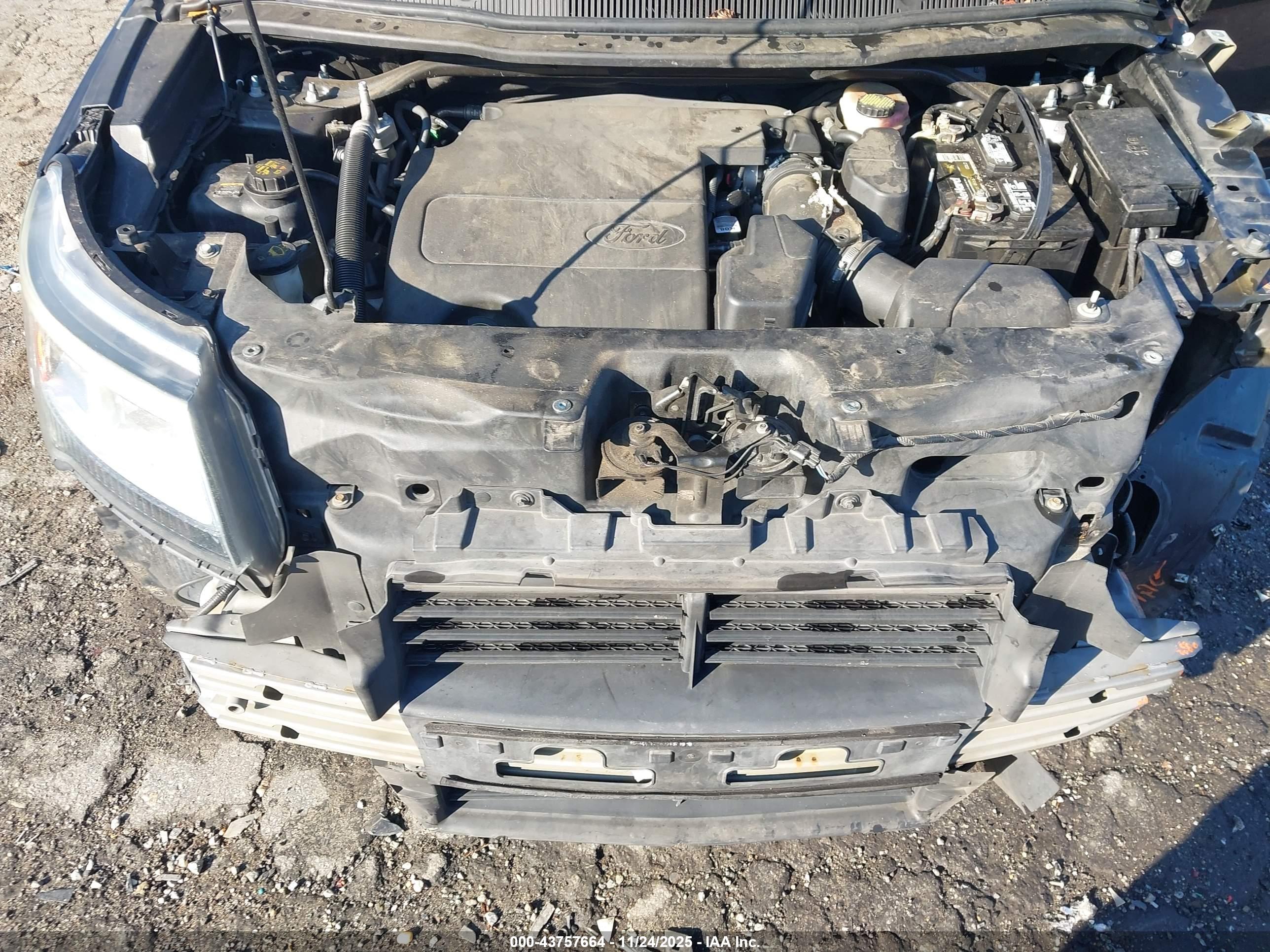 FORD EXPLORER image 10