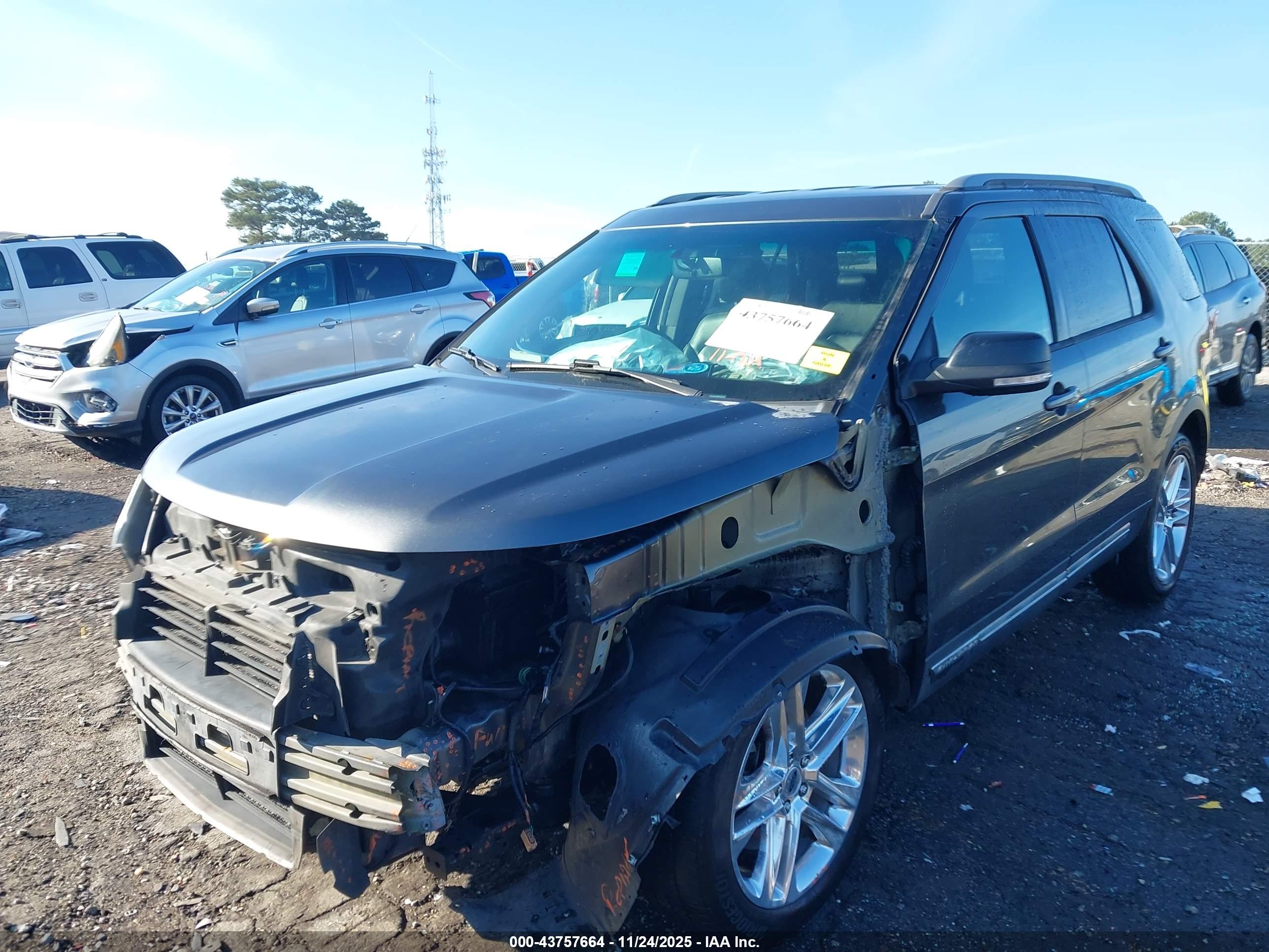 FORD EXPLORER image 6
