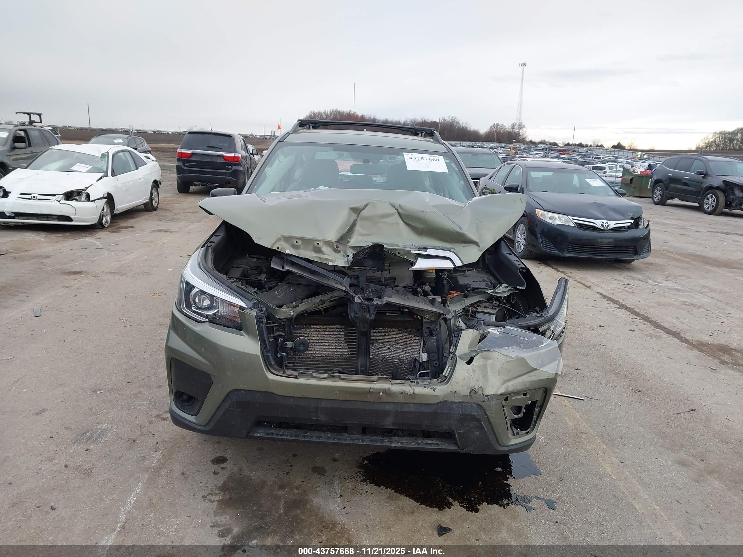 SUBARU FORESTER image 6