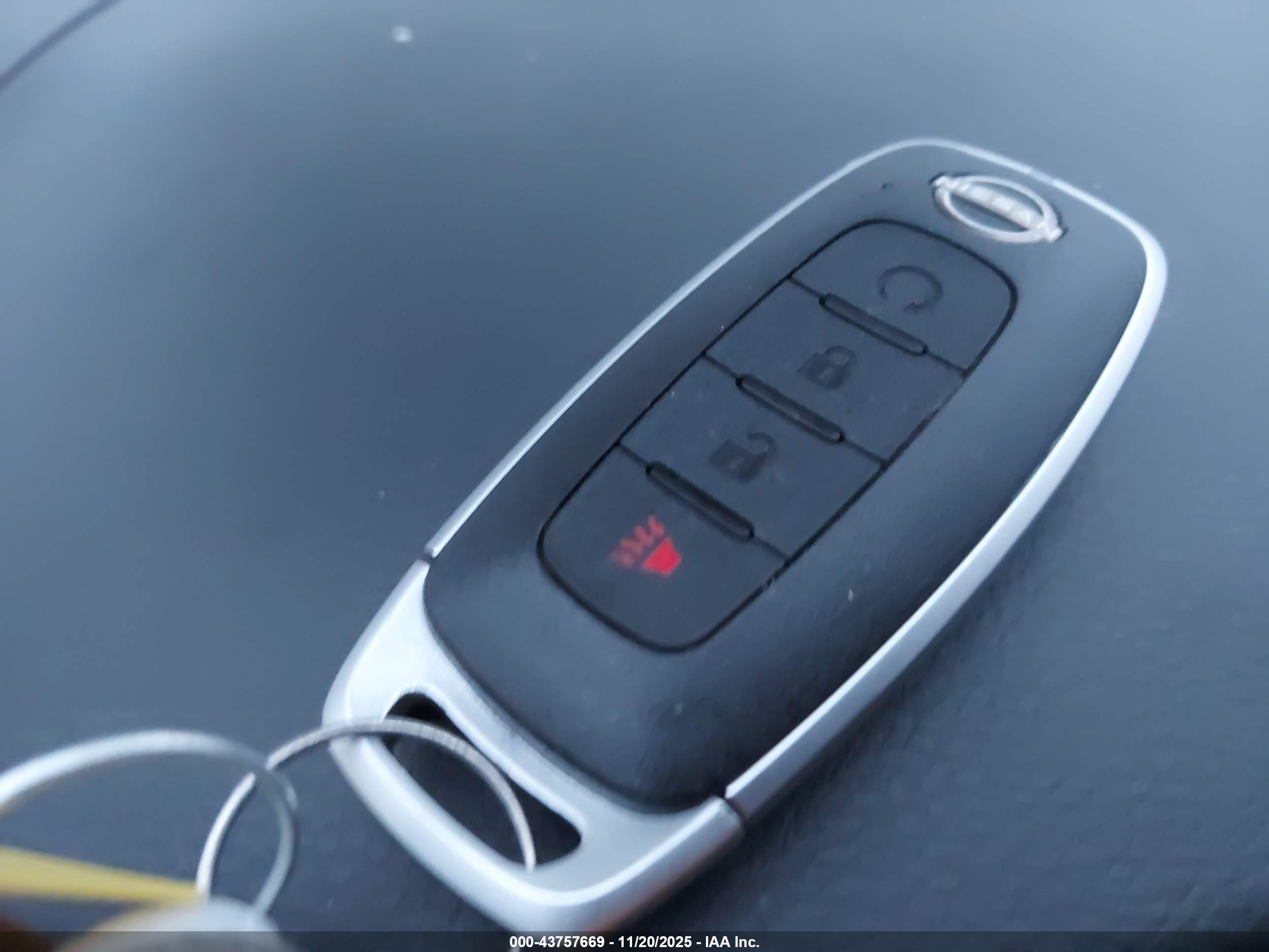 NISSAN KICKS image 11
