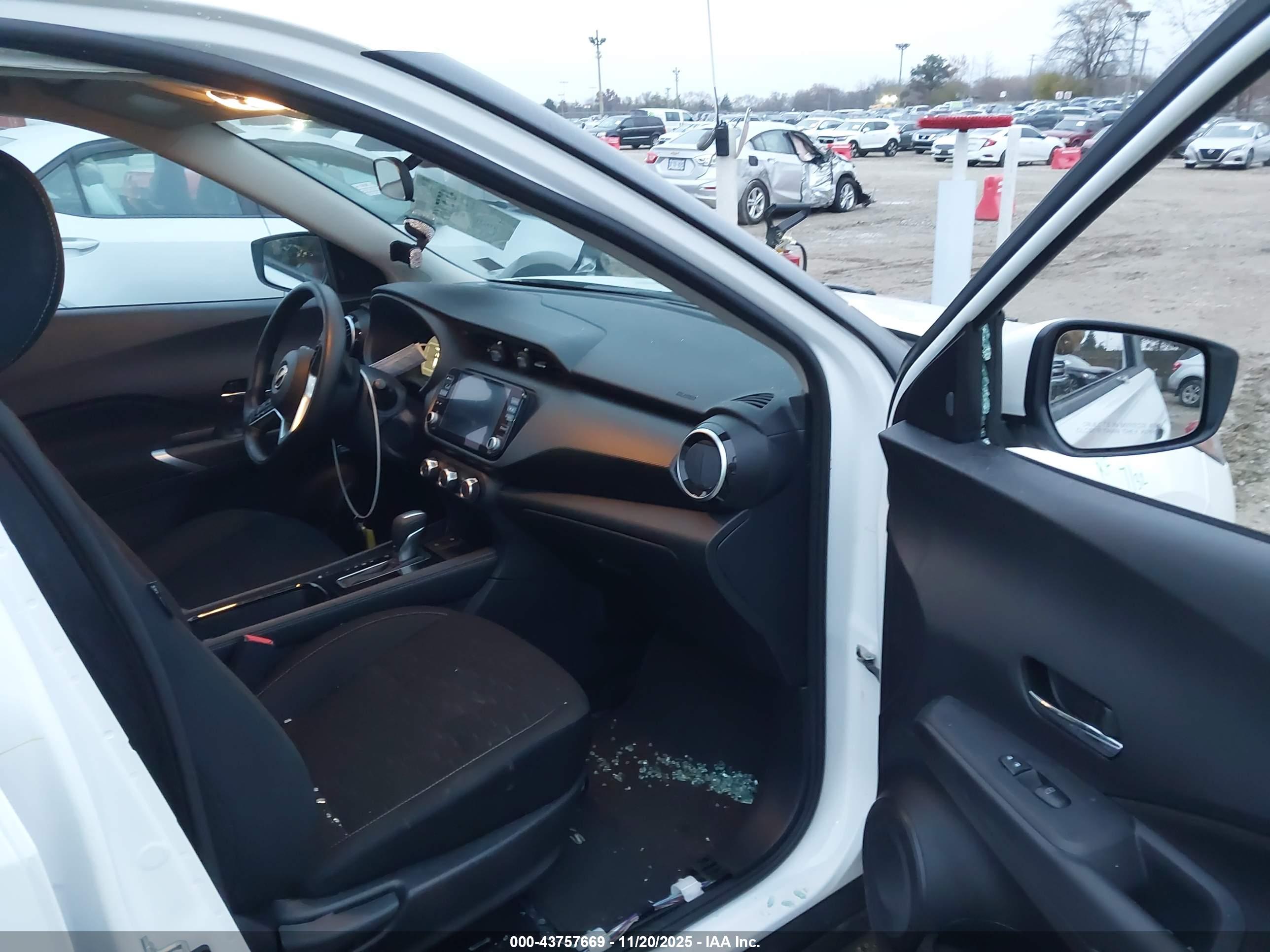 NISSAN KICKS image 5