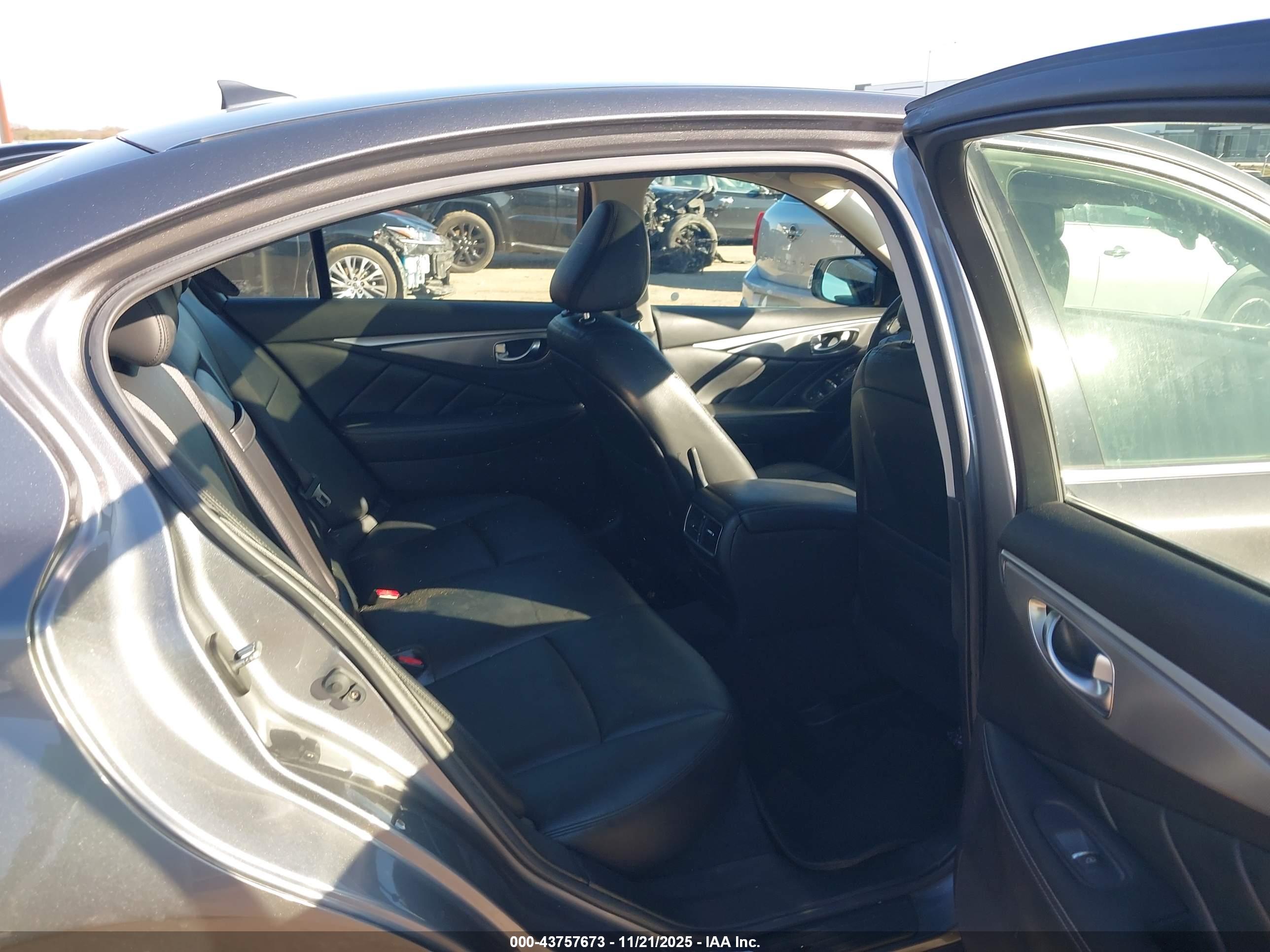 INFINITI Q50 image 8