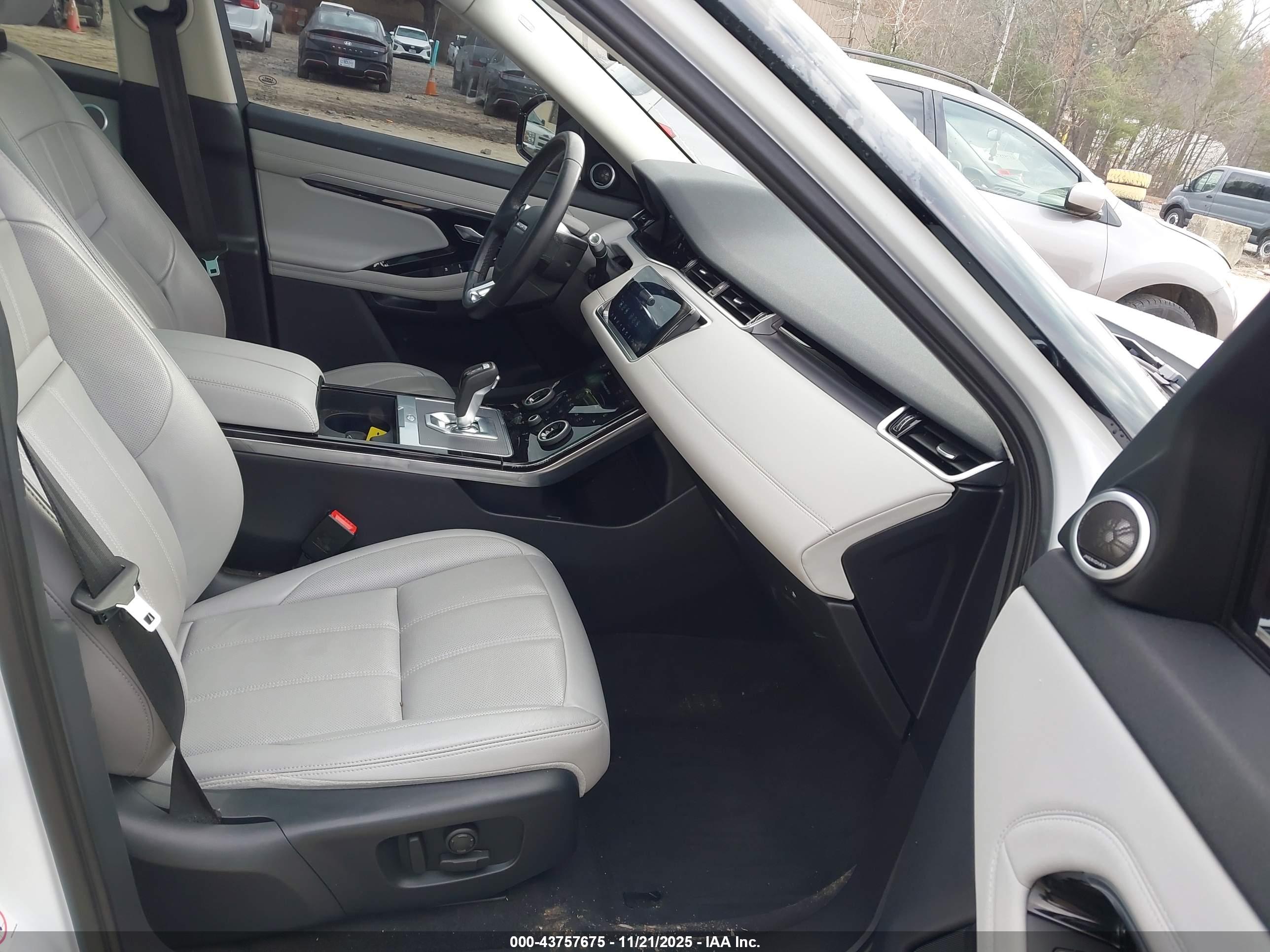 LAND ROVER image 5