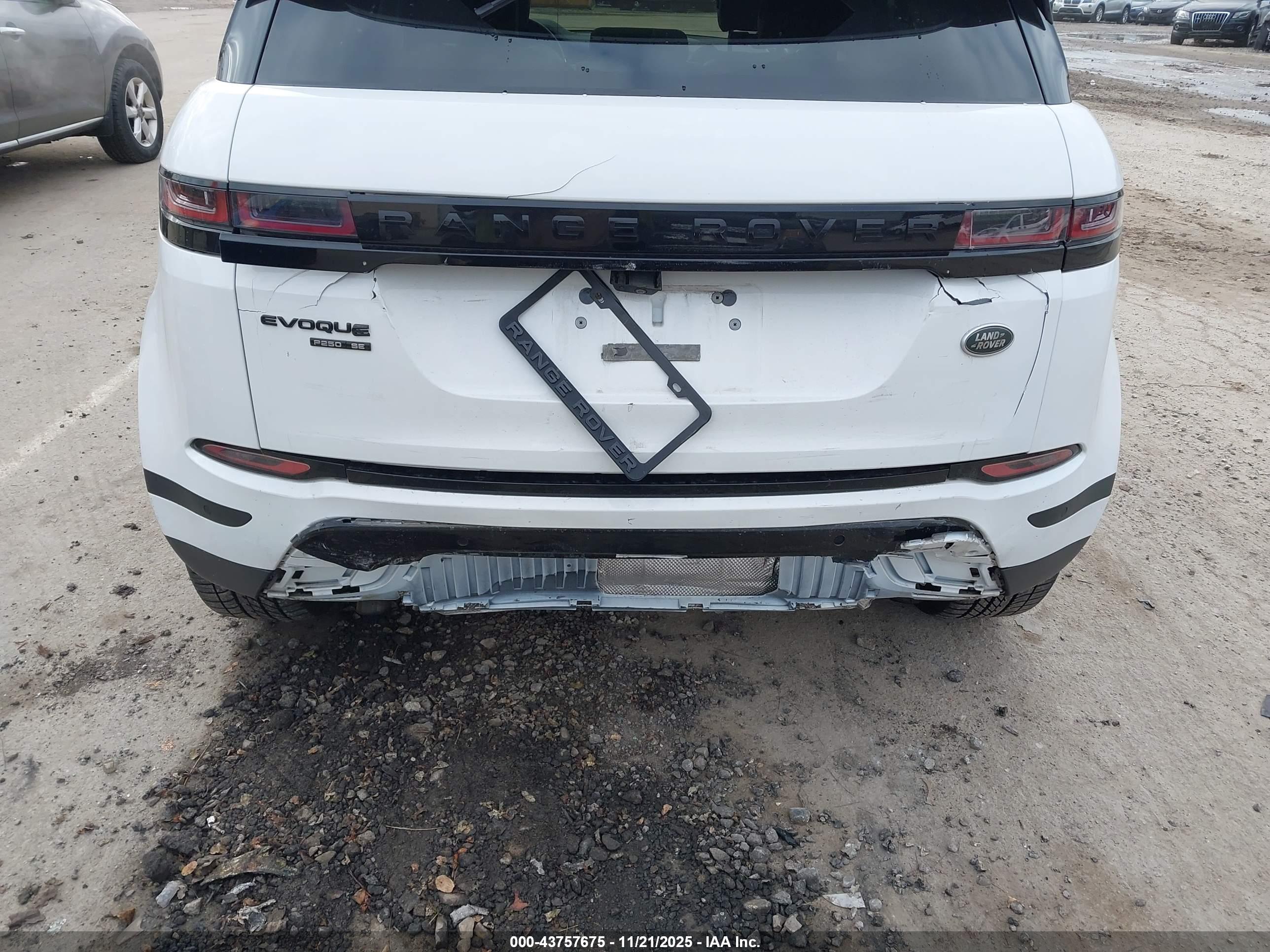 LAND ROVER image 6