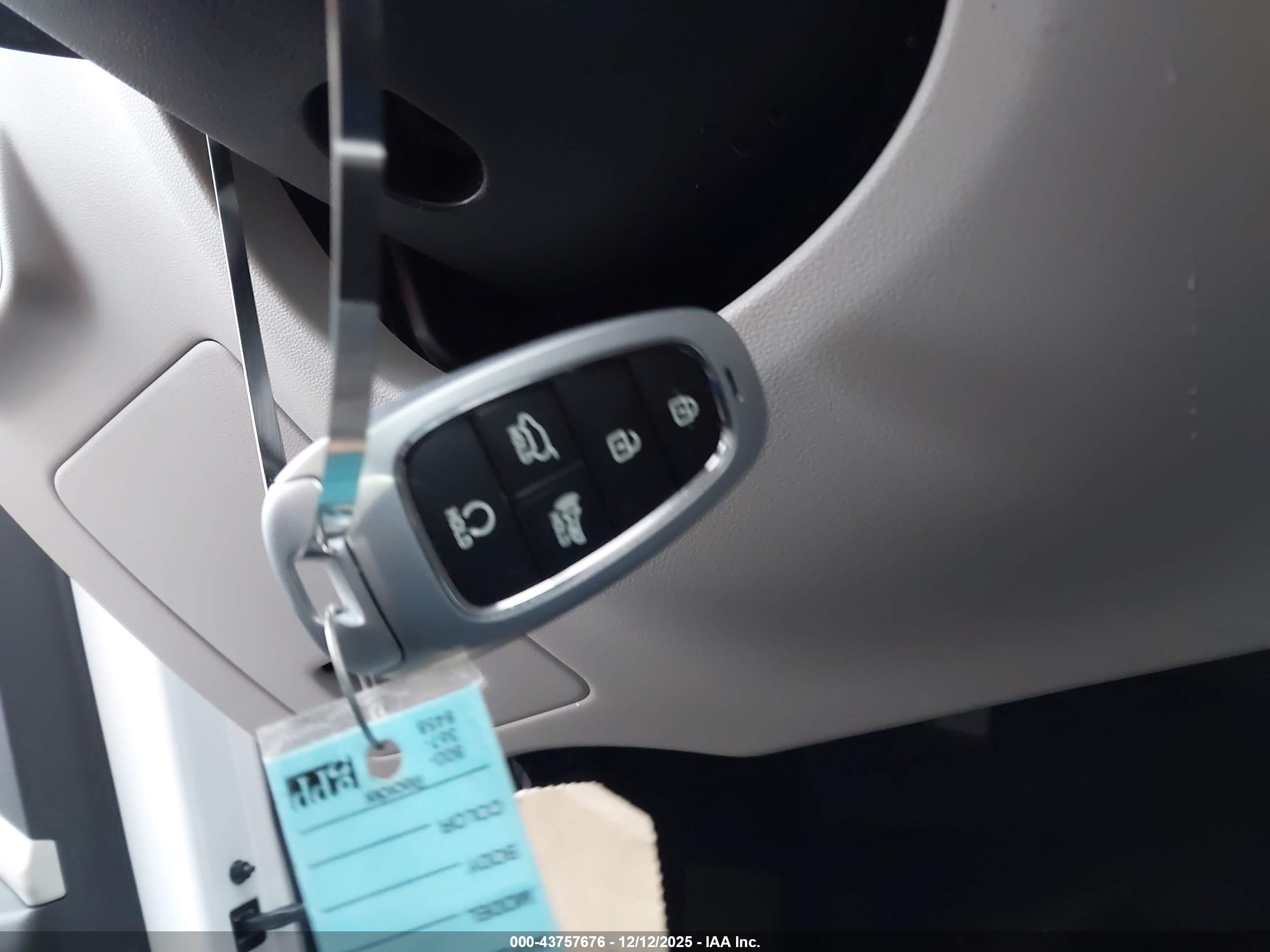 HYUNDAI TUCSON image 11