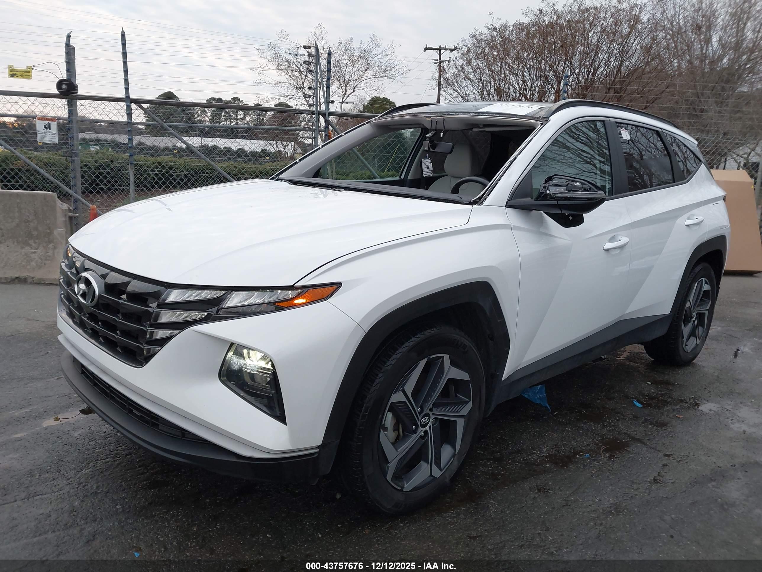 HYUNDAI TUCSON image 2
