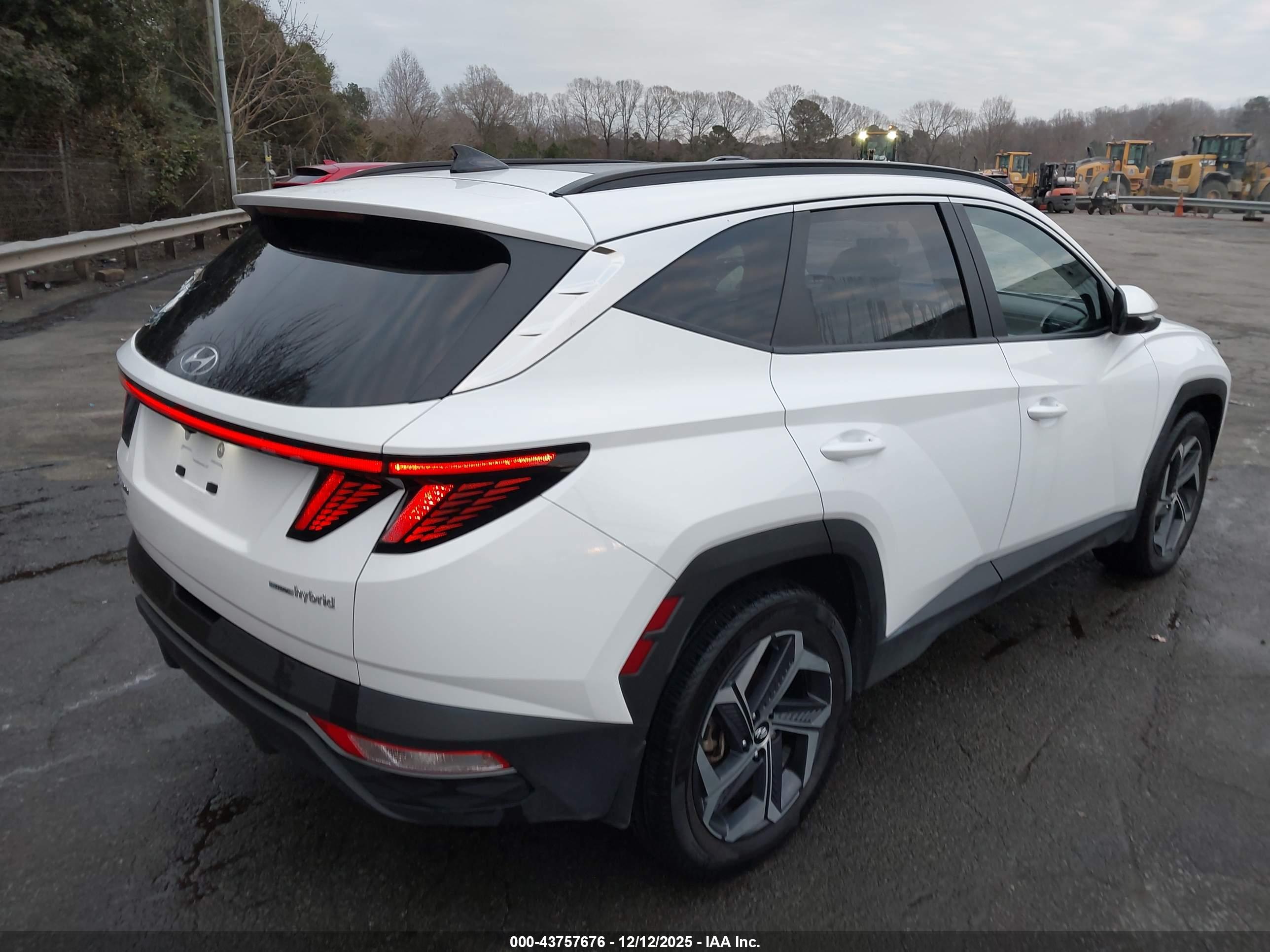 HYUNDAI TUCSON image 4