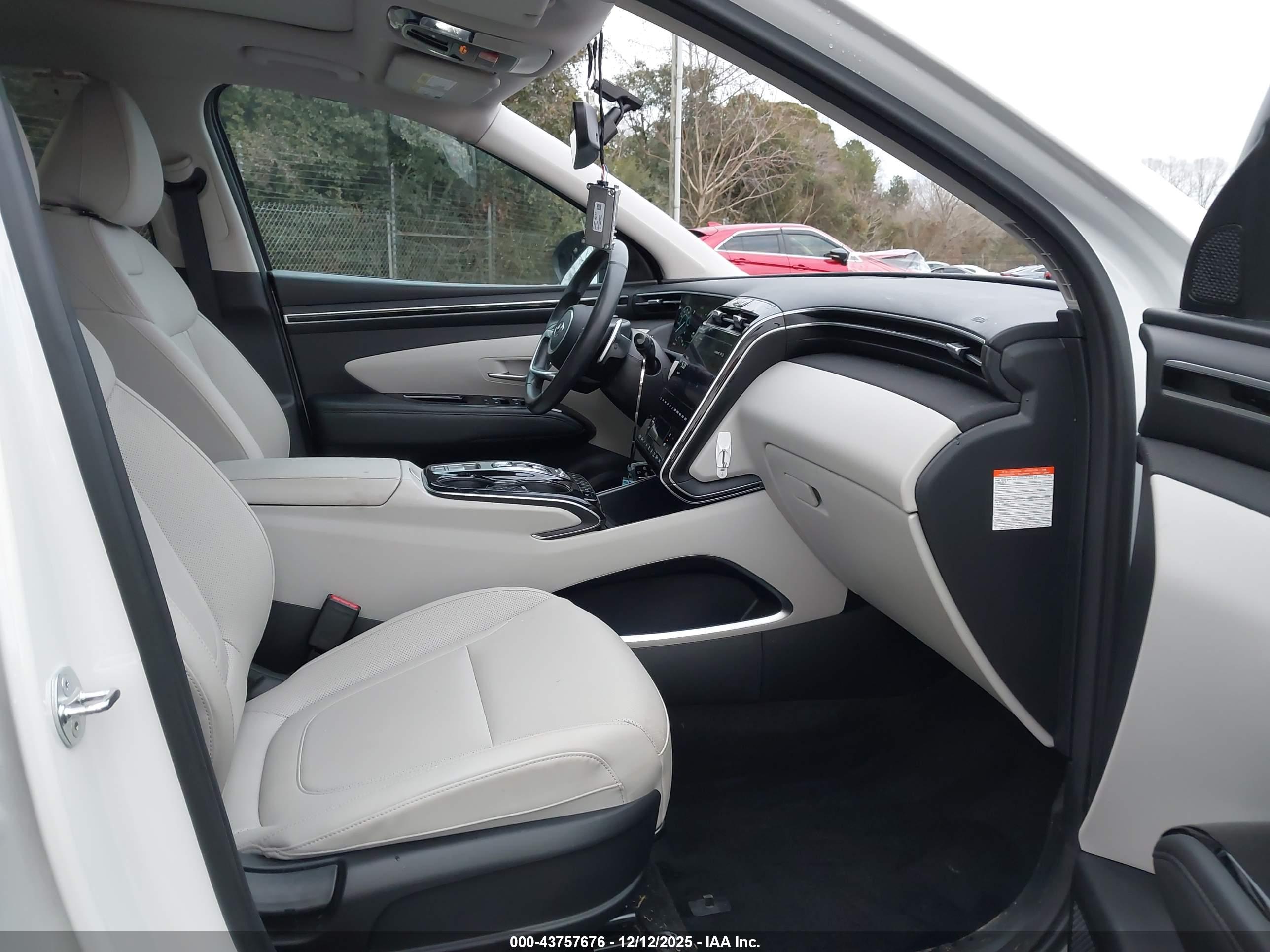 HYUNDAI TUCSON image 5