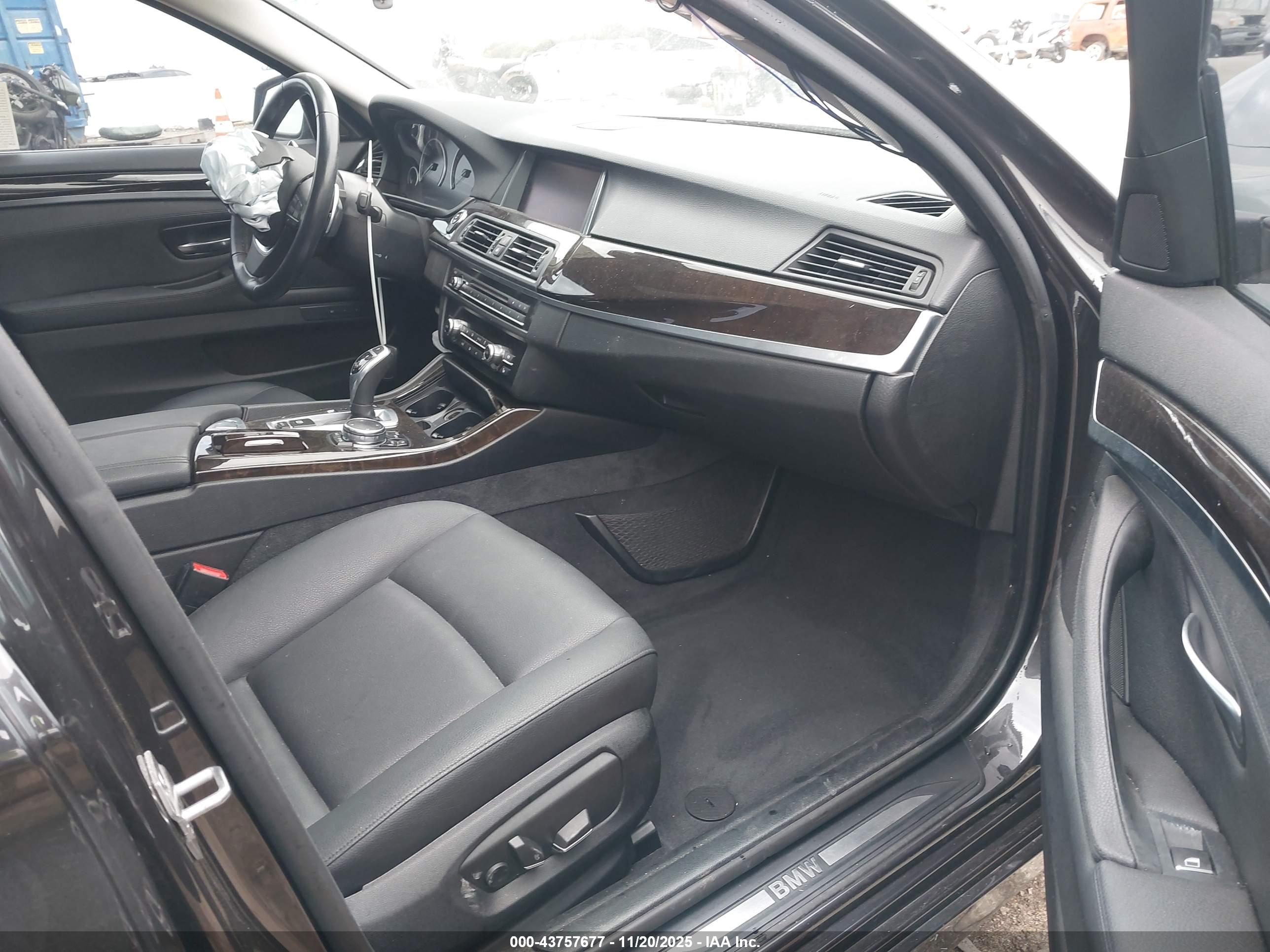 BMW 528I image 5