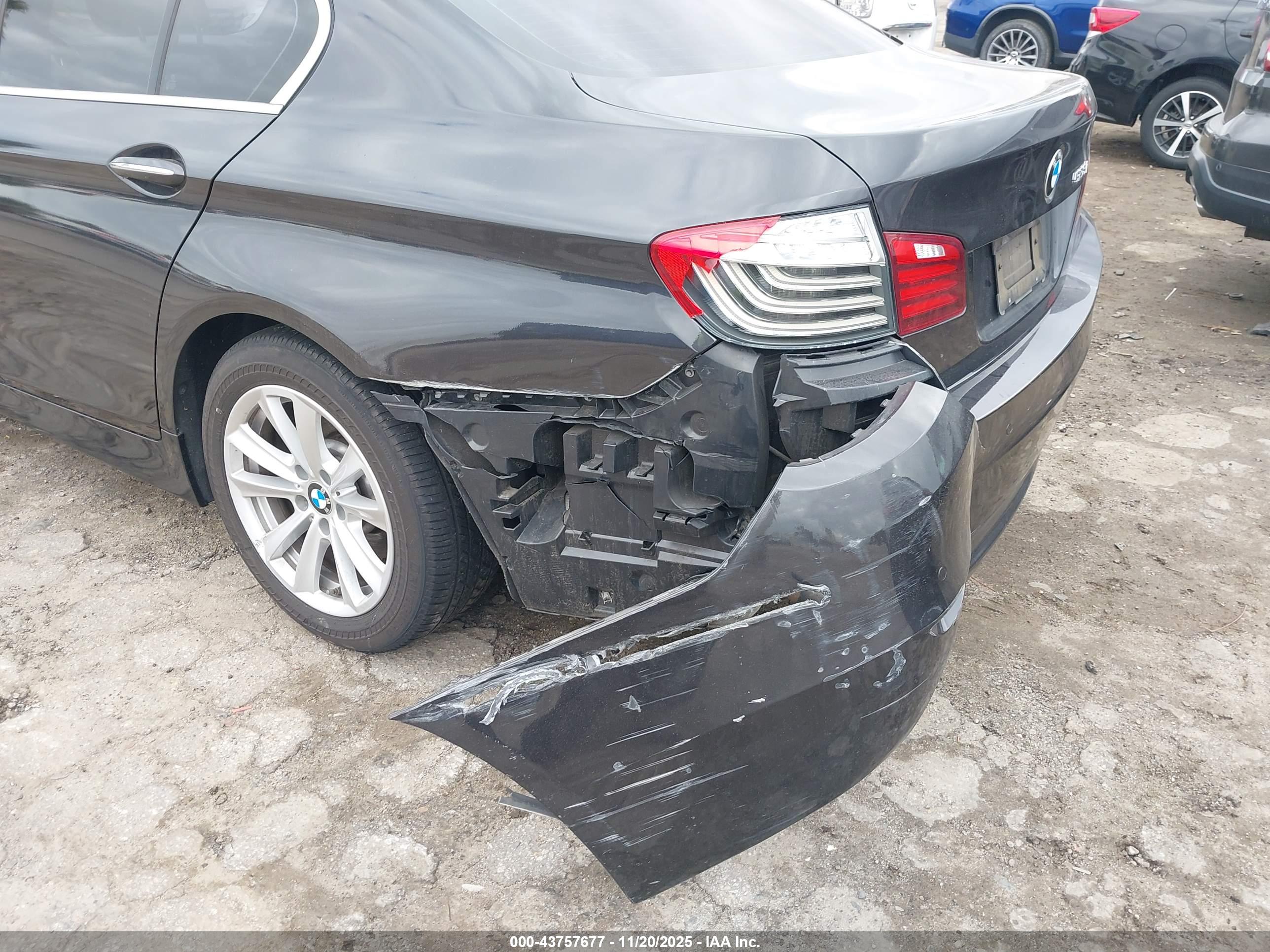 BMW 528I image 6