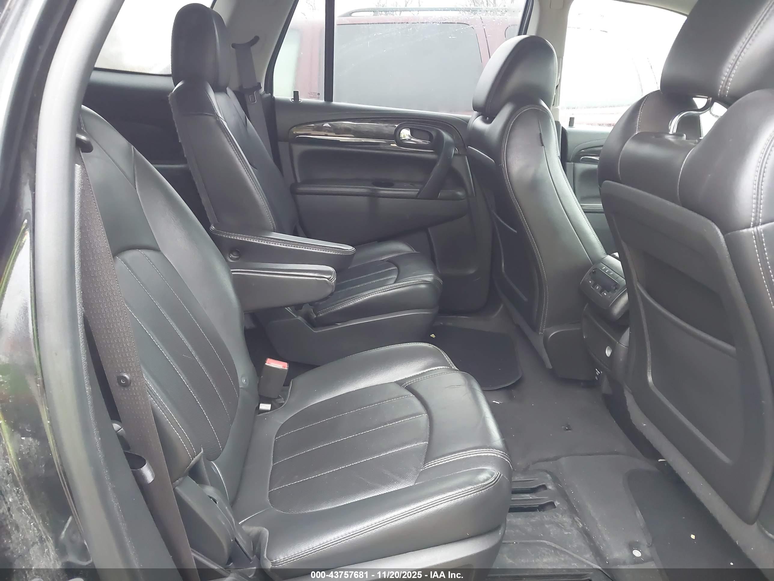 BUICK ENCLAVE image 8